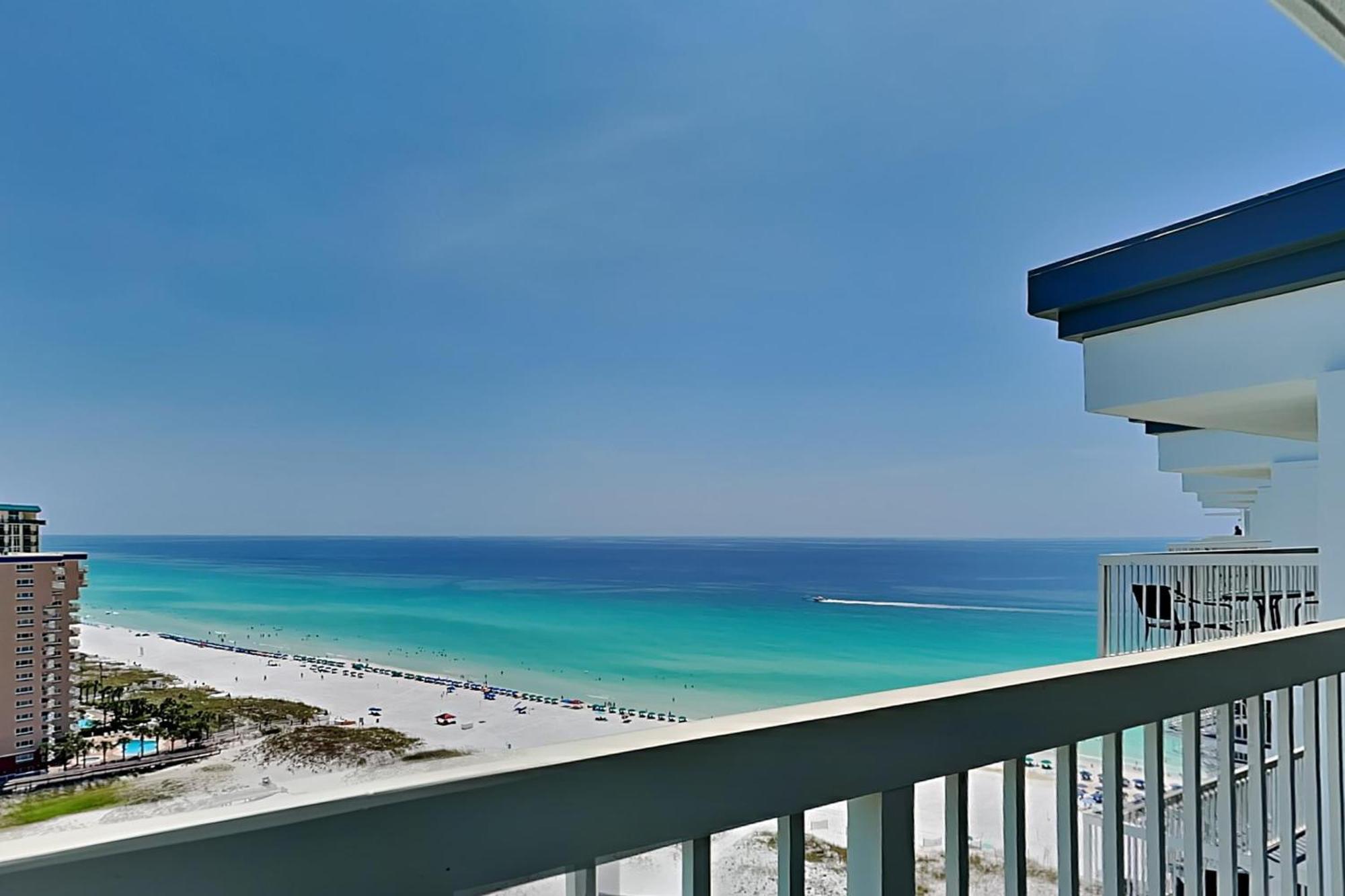 Pelican #2017 Apartment