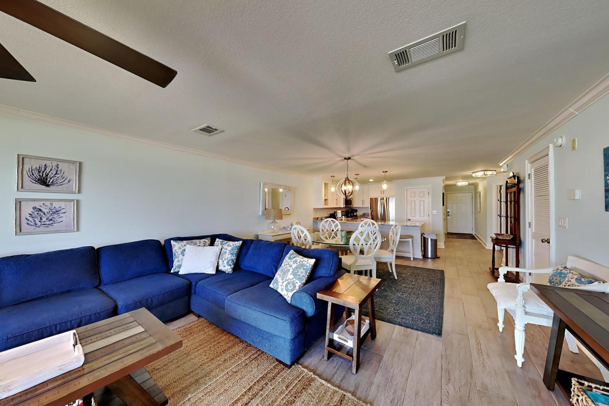 Stunning In With Outdoor Swimming Pool And 3 Bedrooms Apartment *