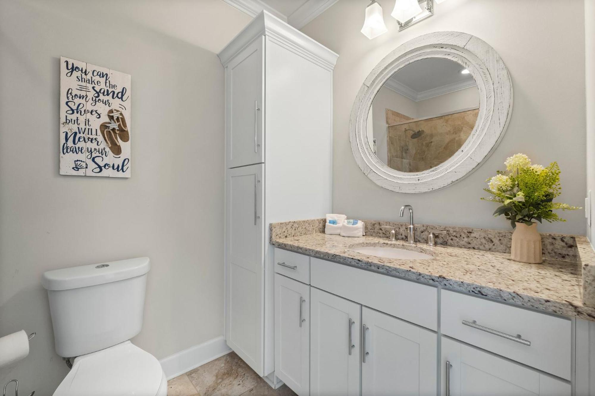 Apartment Drift With Large Pool Destin