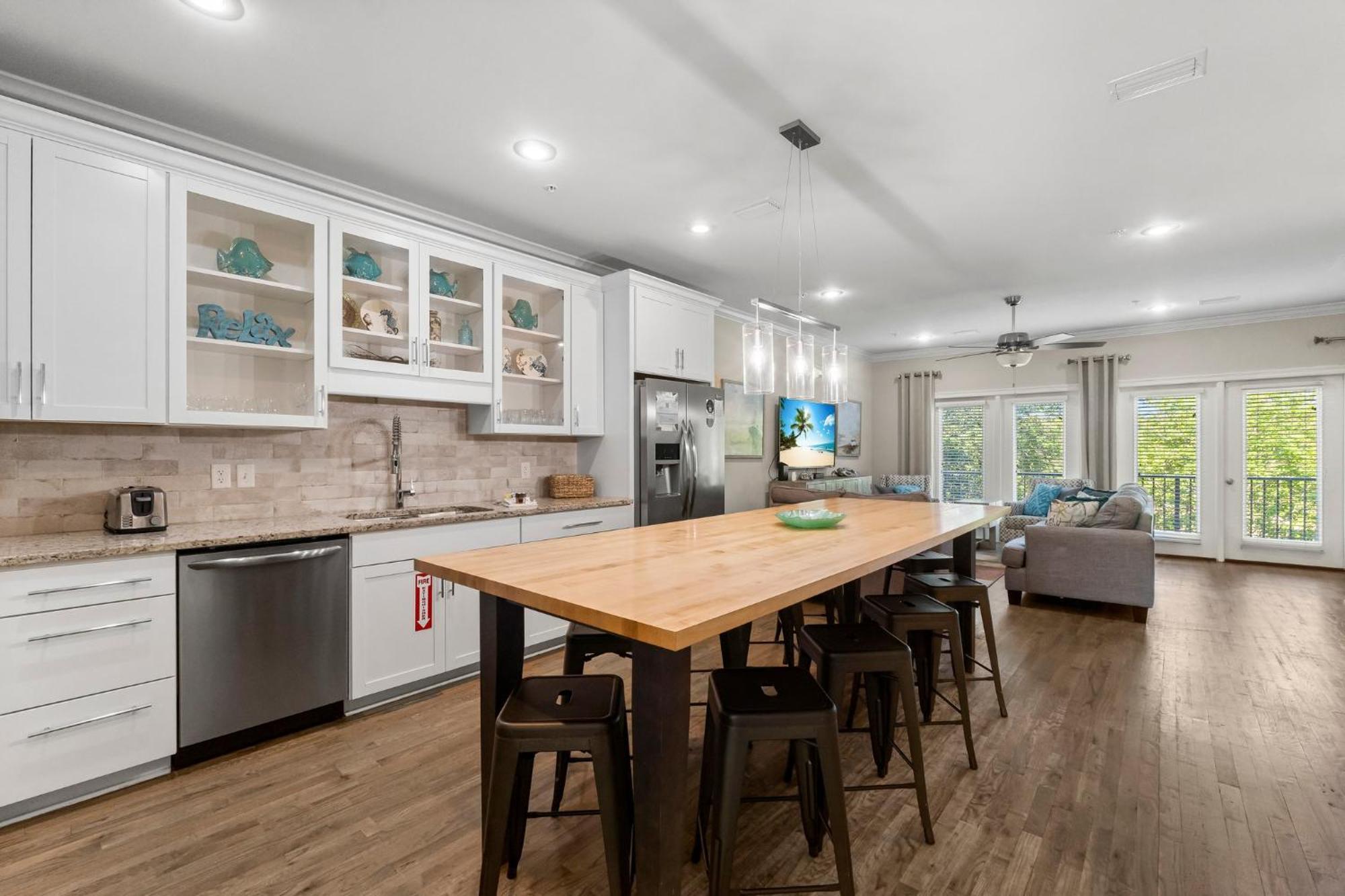 Drift With Large Pool Apartment Destin