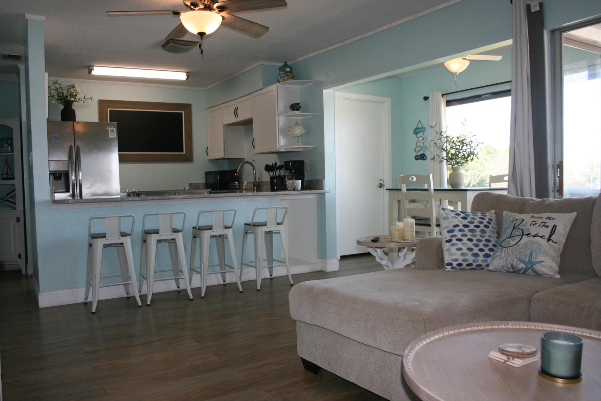 Apartment Coastal Hideaway-pet Friendly-pool-tennis-near Shops! Destin