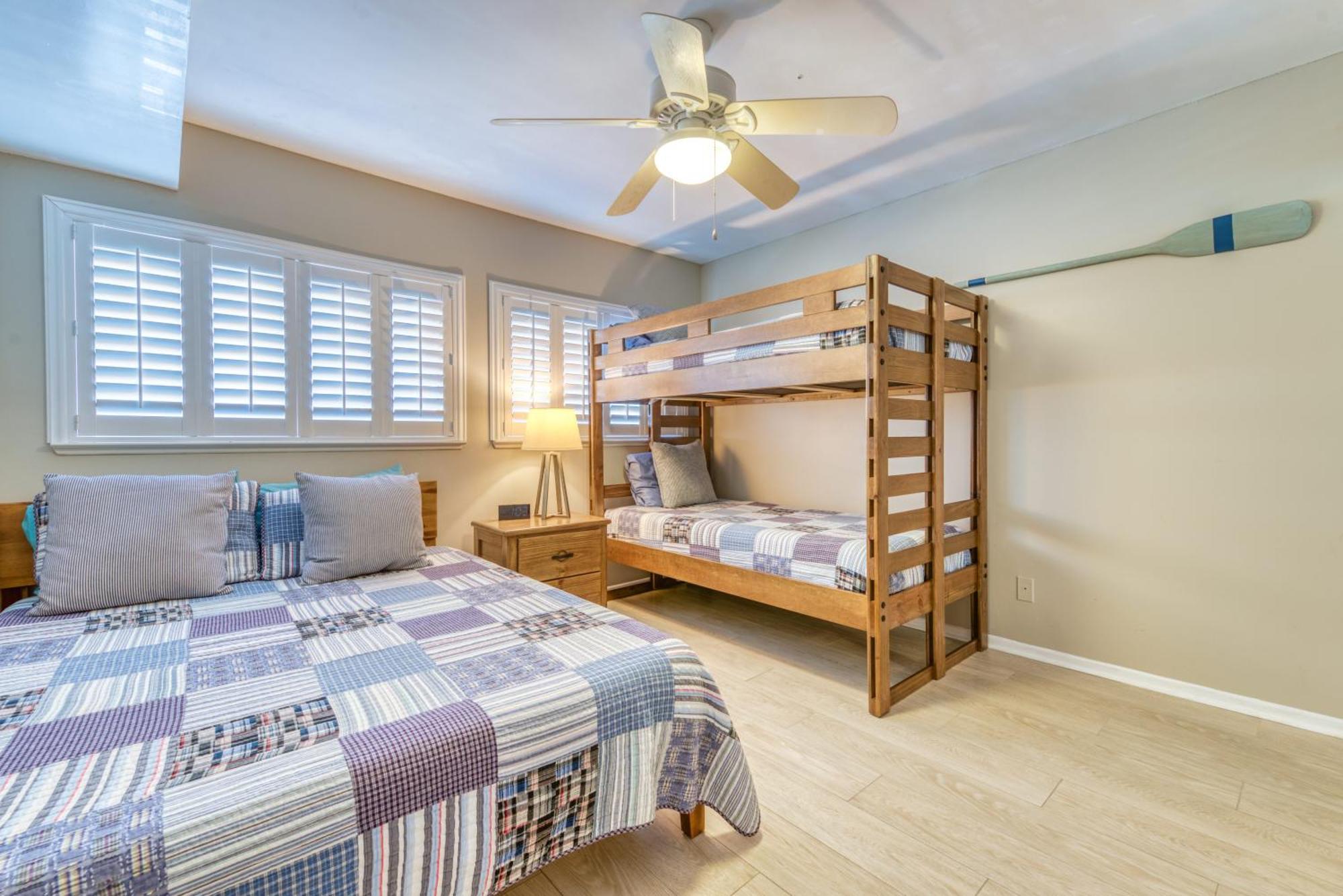 House C302 - Beachfront With Pool, Wifi, & Service