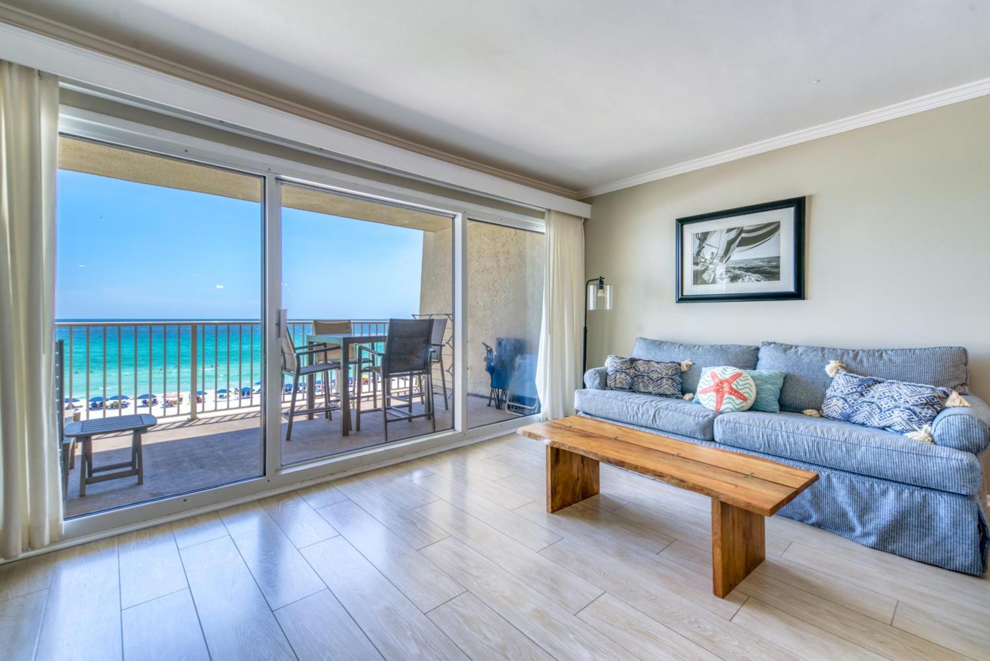 House C302 - Beachfront With Pool, Wifi, & Service