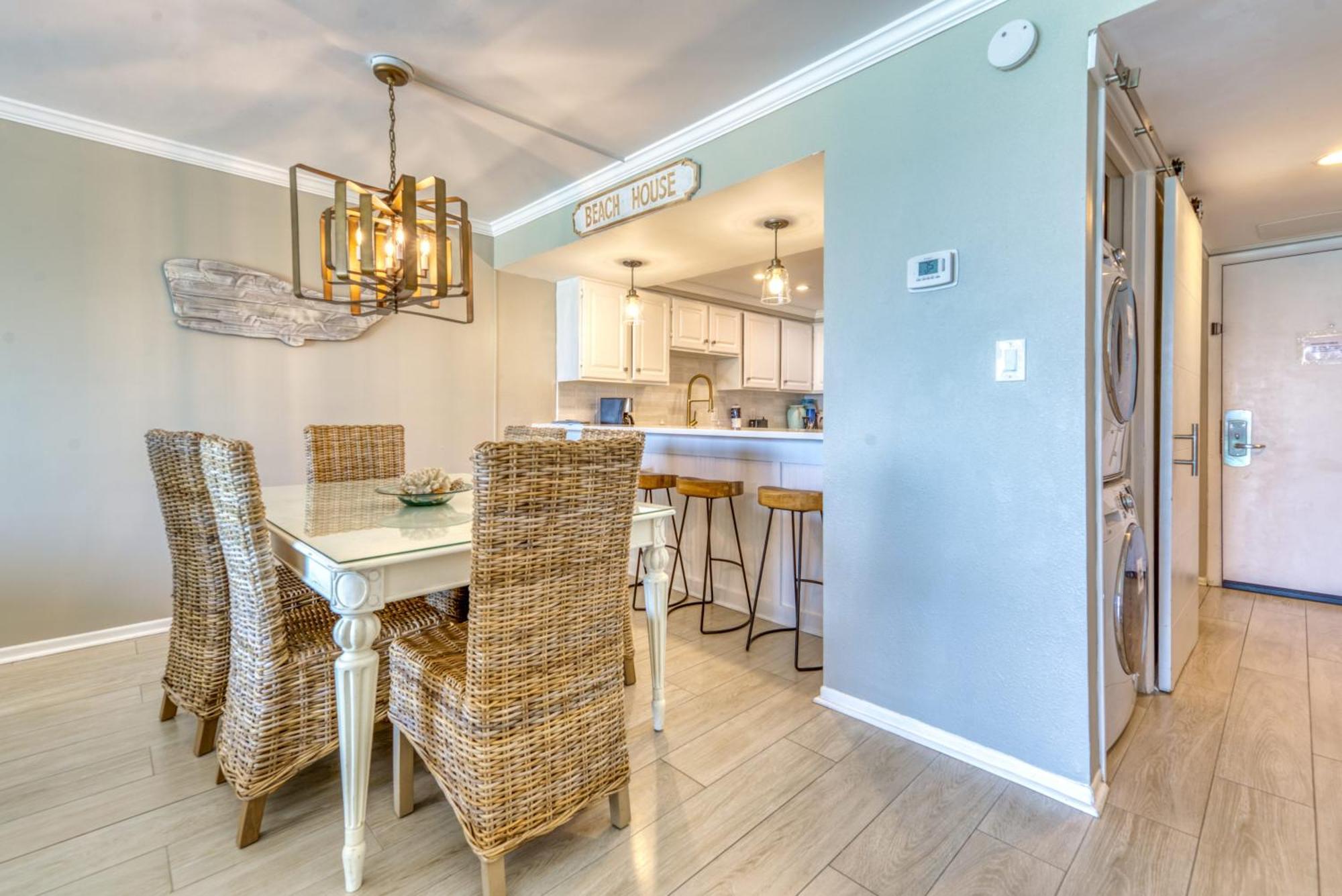 House C302 - Beachfront With Pool, Wifi, & Service Apartment