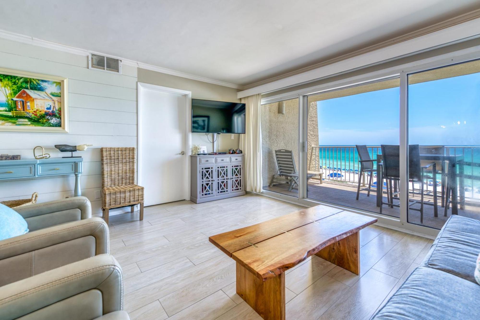 Apartment House C302 - Beachfront With Pool, Wifi, & Service Destin