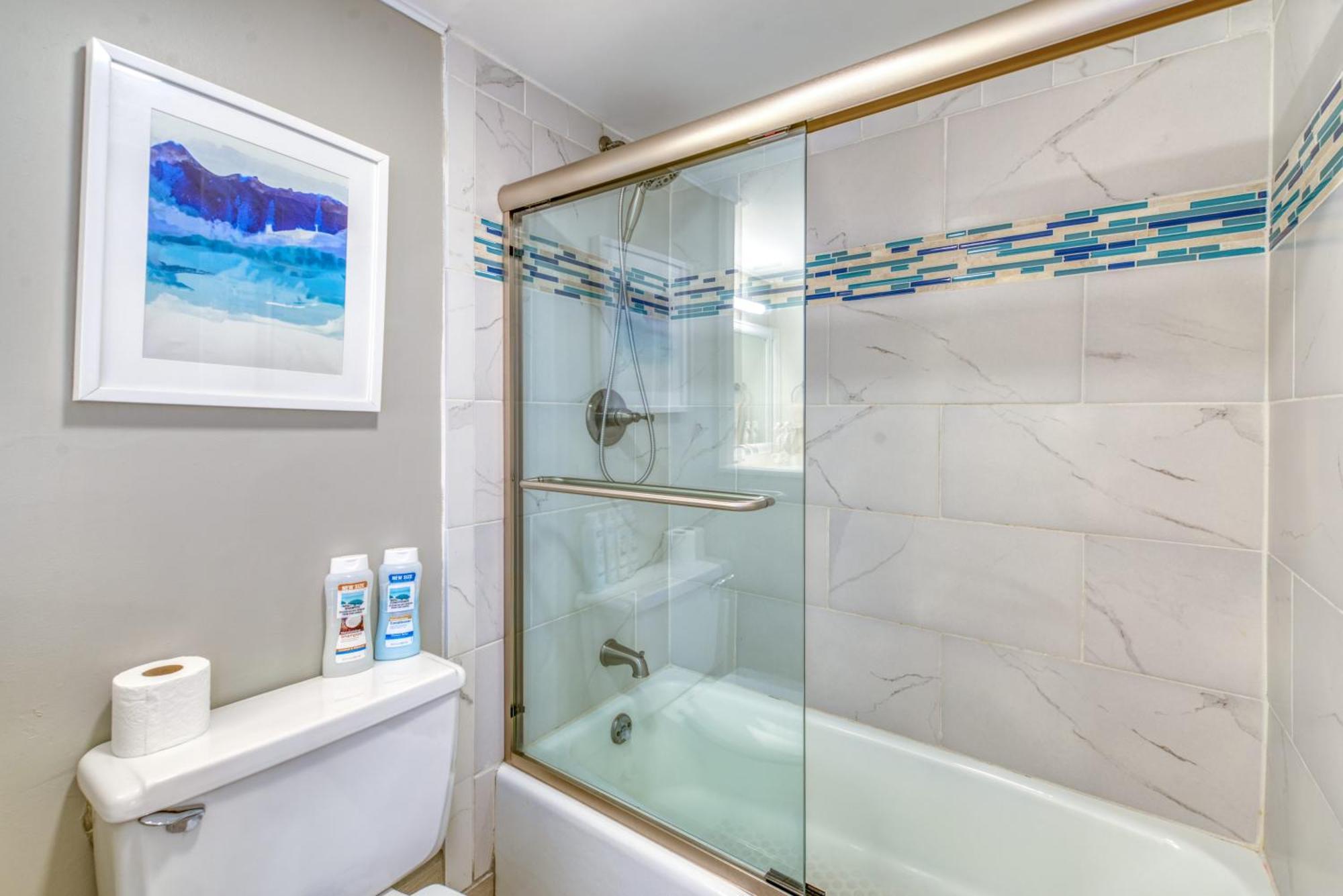 House C302 - Beachfront With Pool, Wifi, & Service Apartment Destin