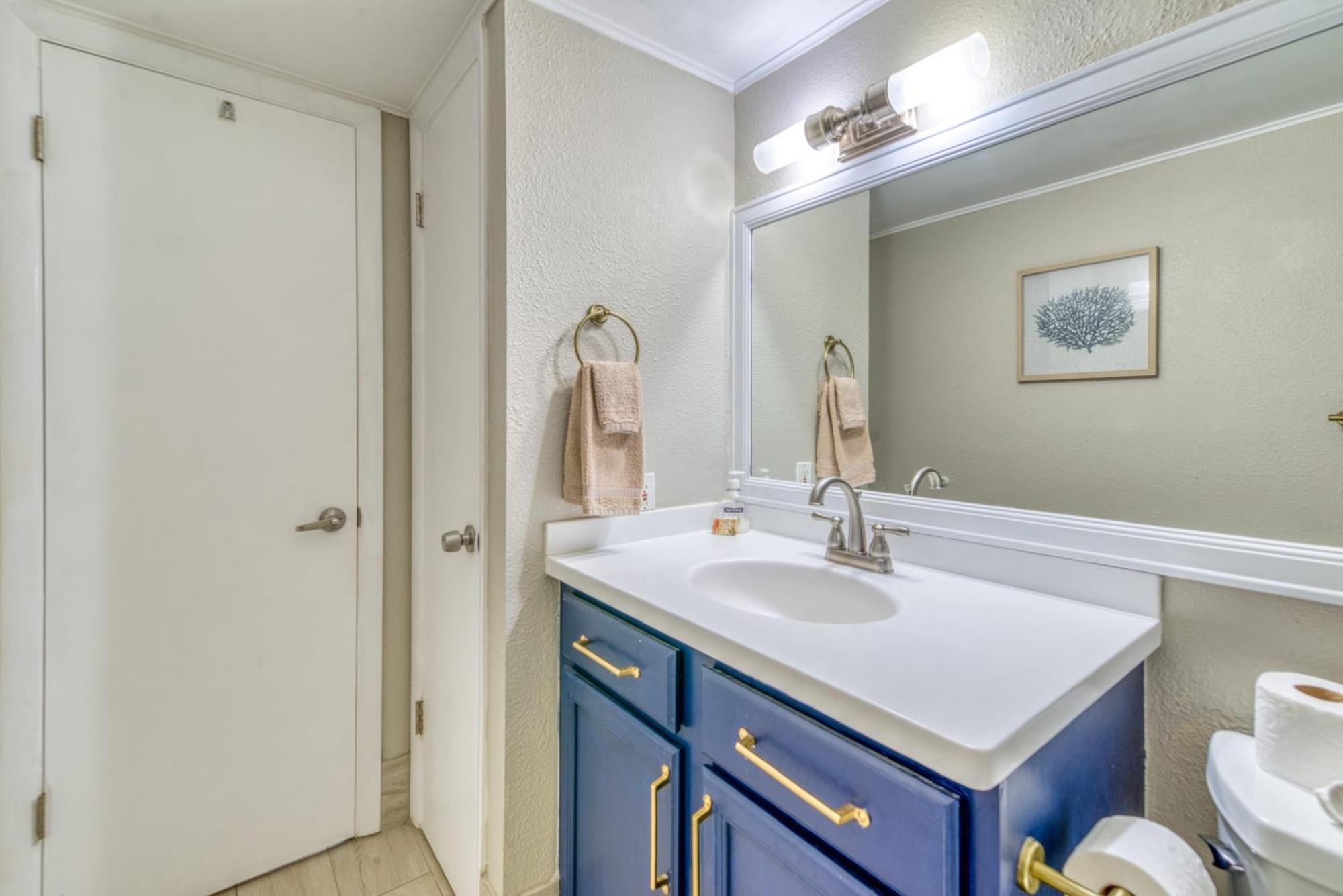 Apartment House C302 - Beachfront With Pool, Wifi, & Service Destin