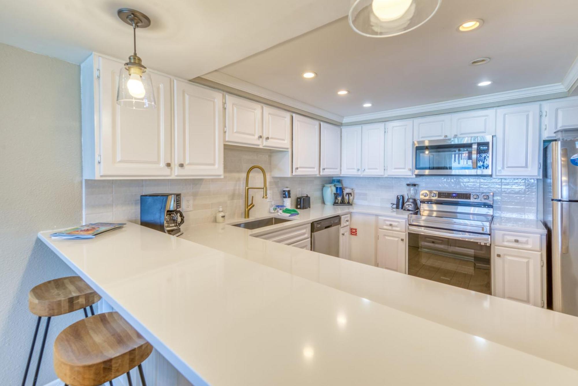 House C302 - Beachfront With Pool, Wifi, & Service Apartment Destin
