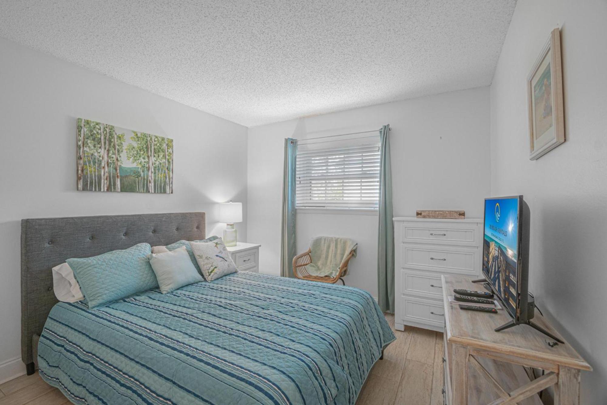 Seascape - 33b Holiday home