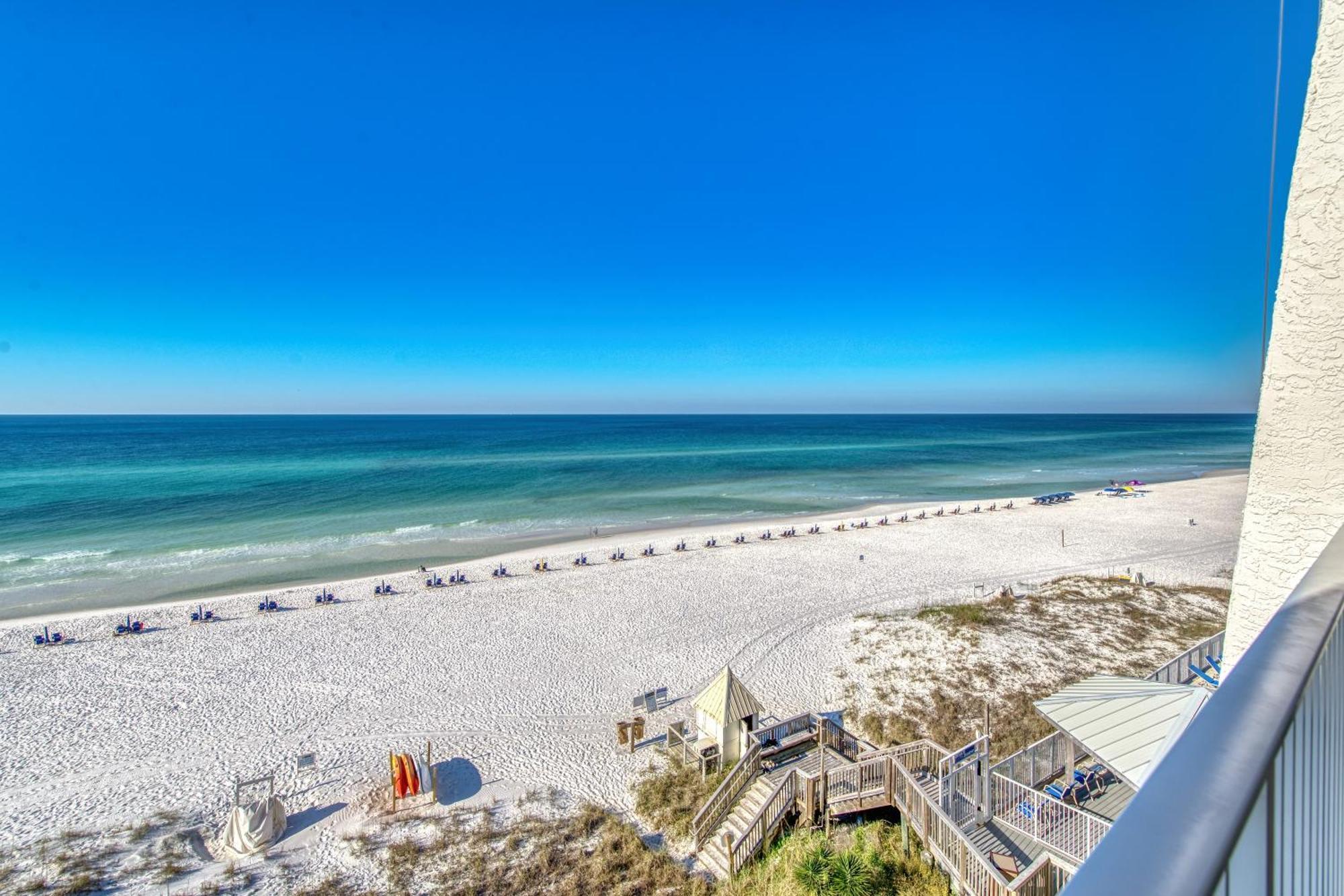Apartment House B502 - Beachfront With Pool, Wifi, & Service