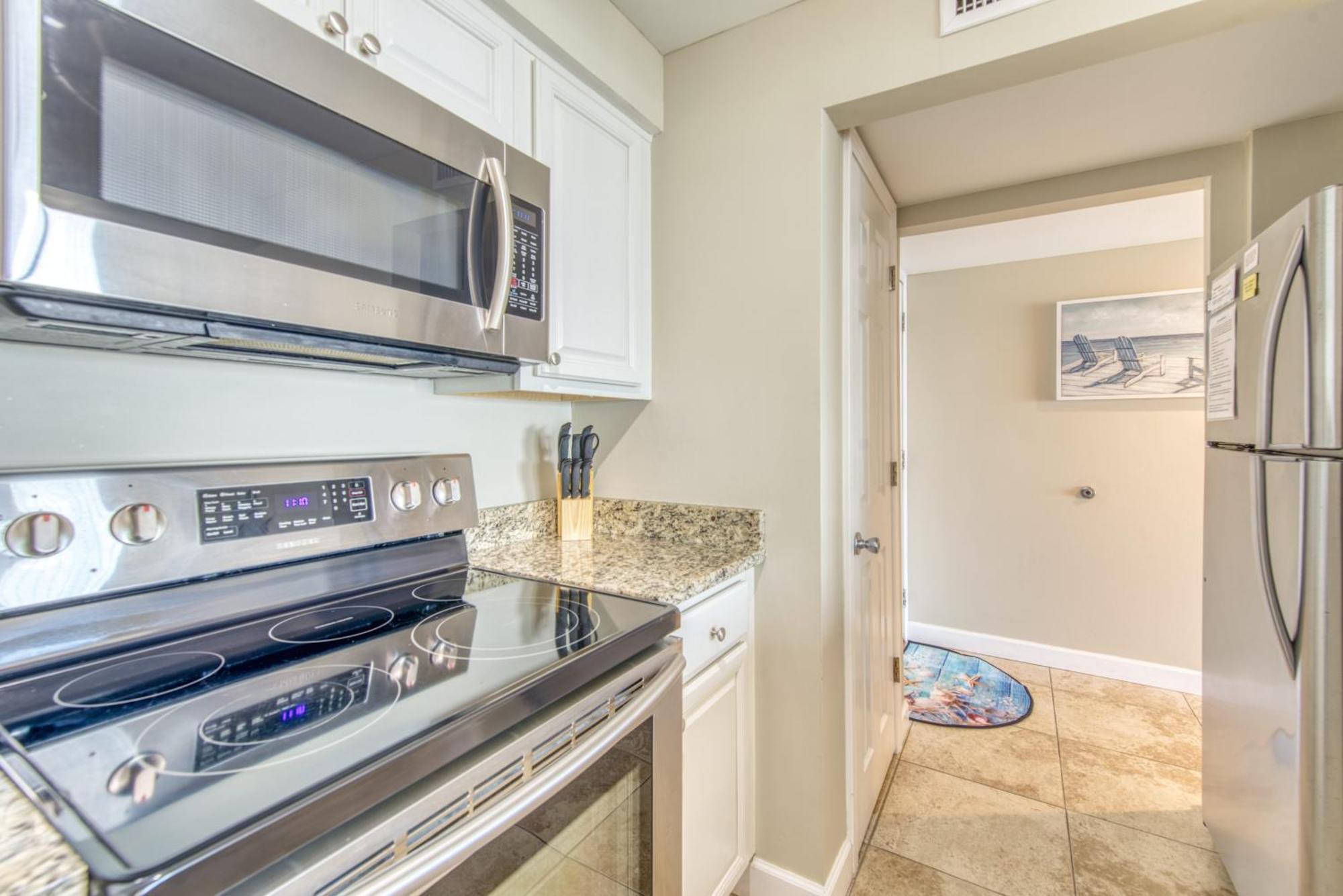 House B404 - Beachfront With Pool, Wifi, & Service * Destin