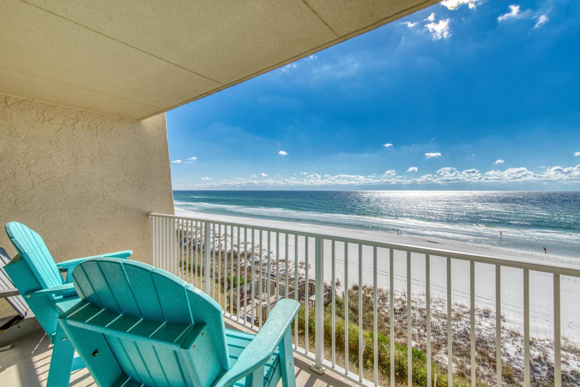 House B404 - Beachfront With Pool, Wifi, & Service