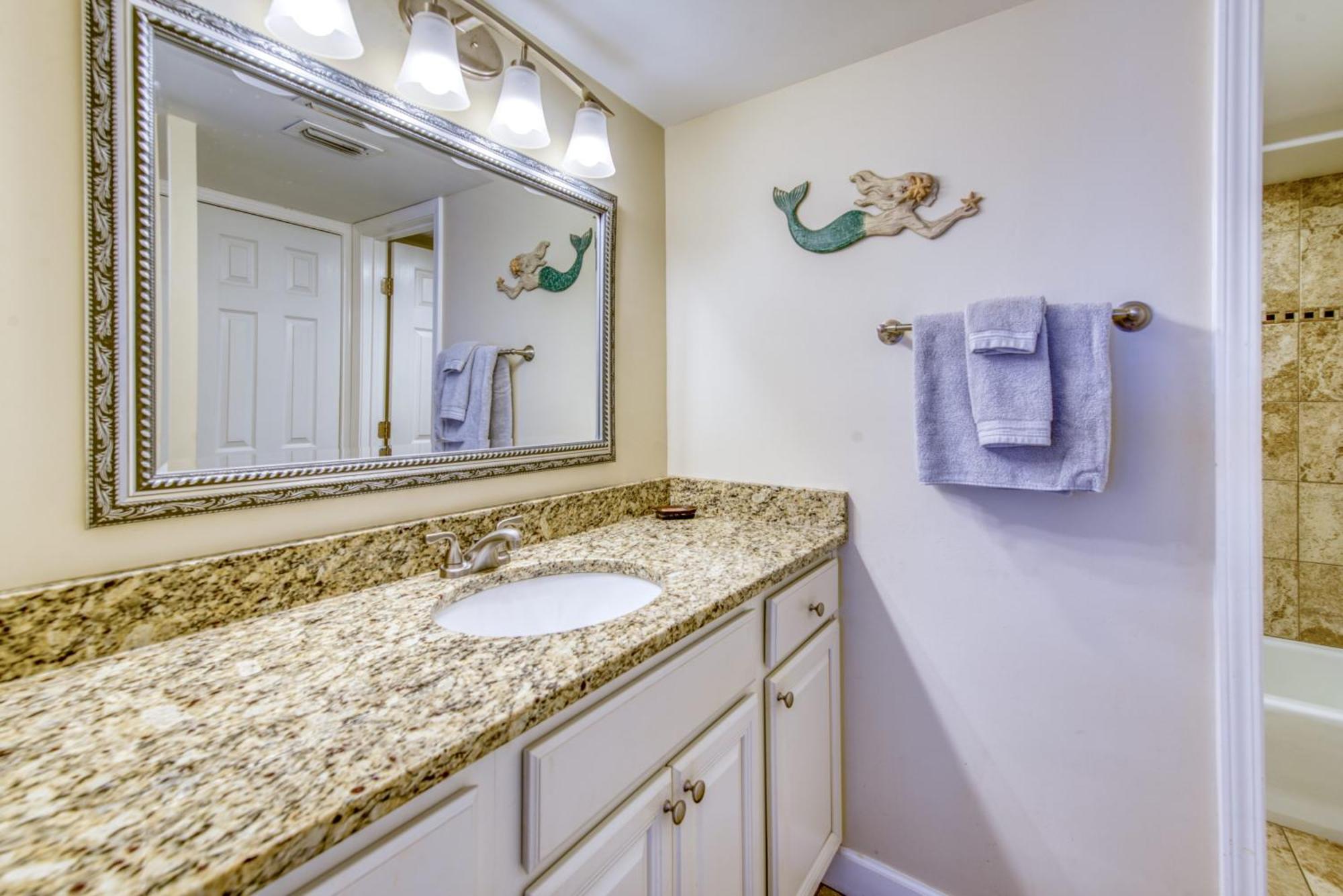 House B404 - Beachfront With Pool, Wifi, & Service Apartment *