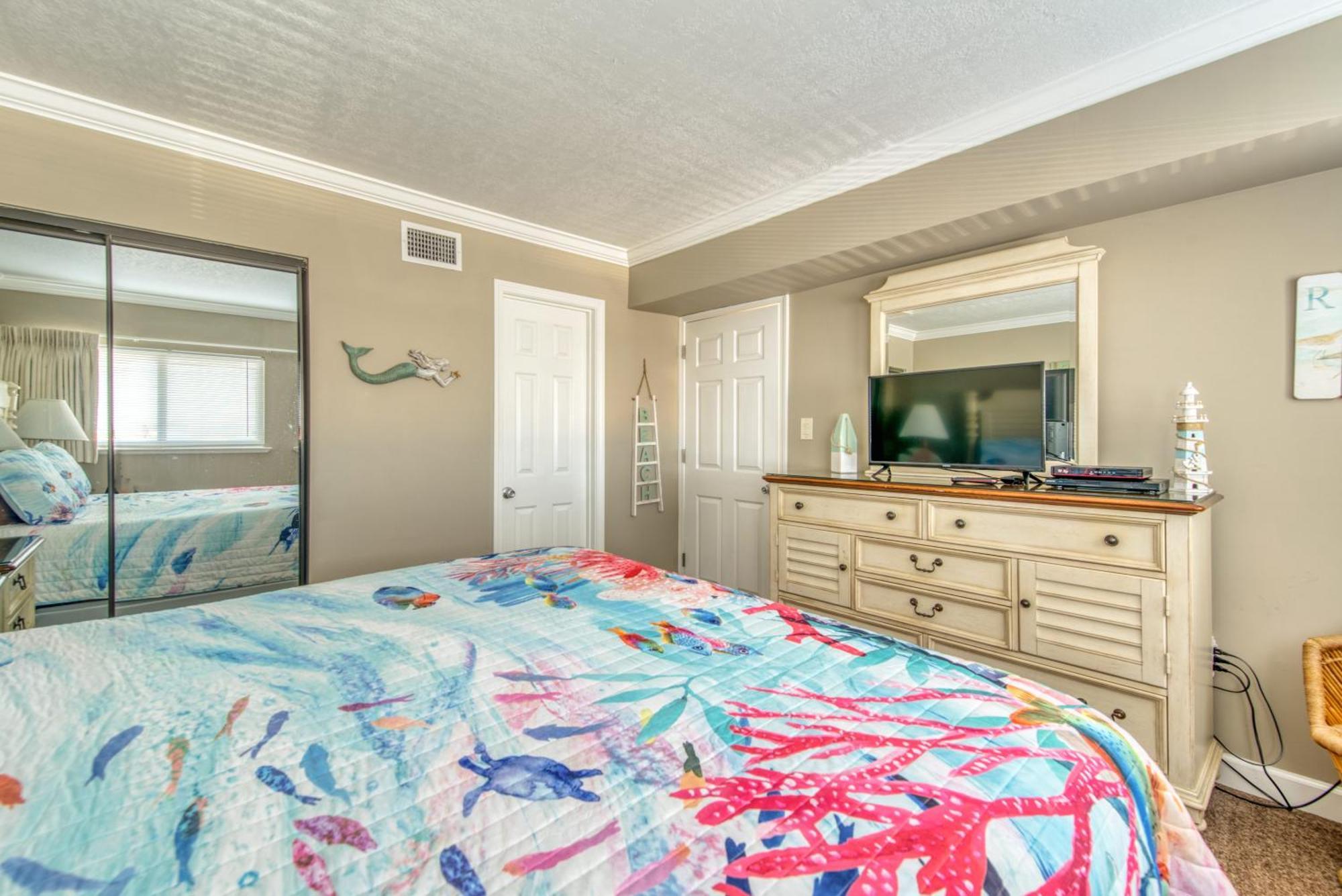House B404 - Beachfront With Pool, Wifi, & Service Apartment Destin