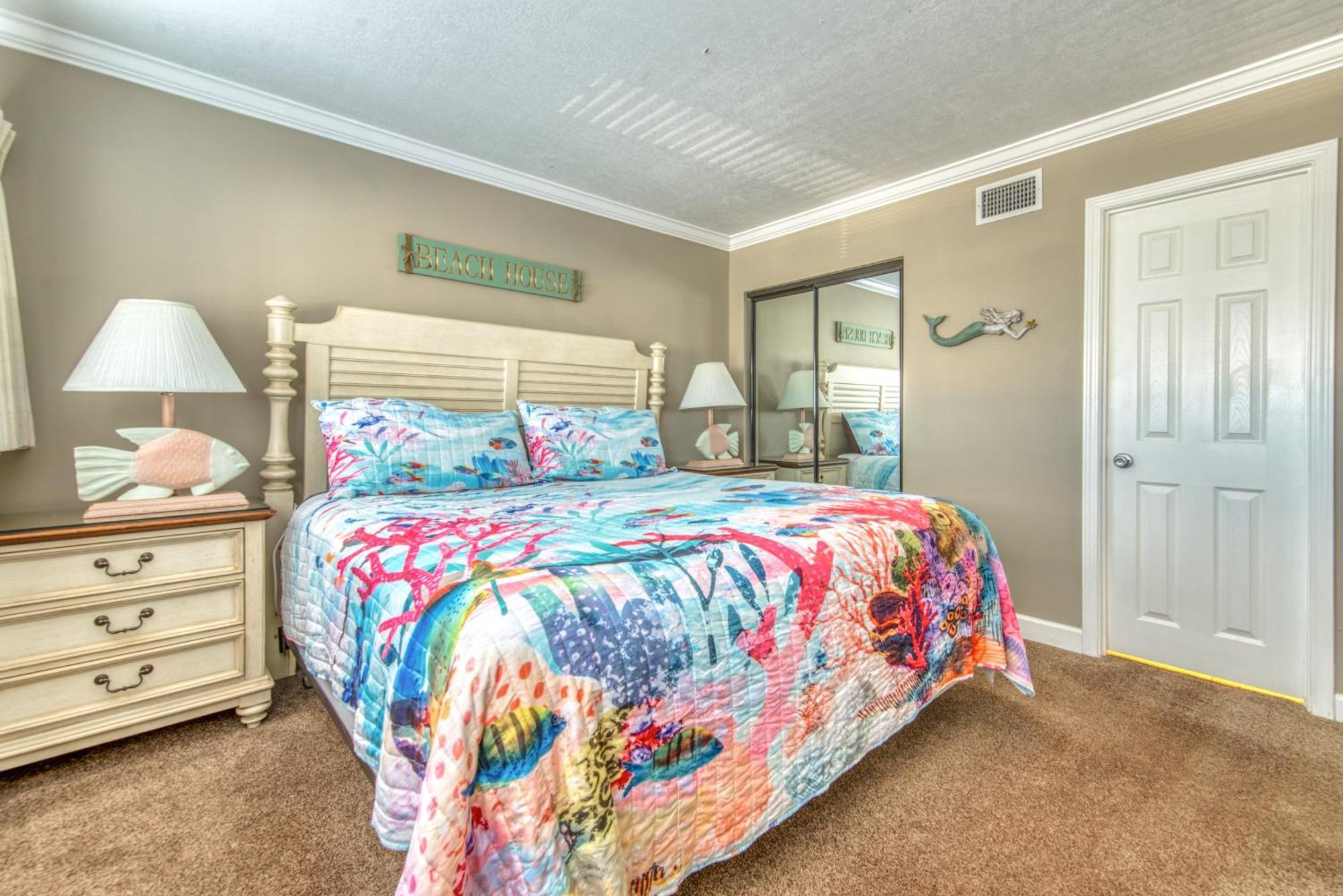 Apartment House B404 - Beachfront With Pool, Wifi, & Service