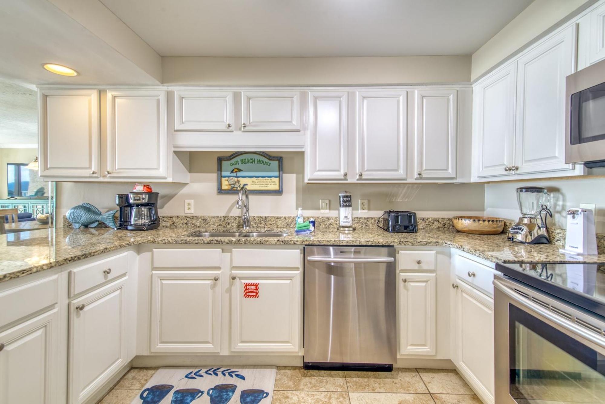 House B404 - Beachfront With Pool, Wifi, & Service Apartment Destin
