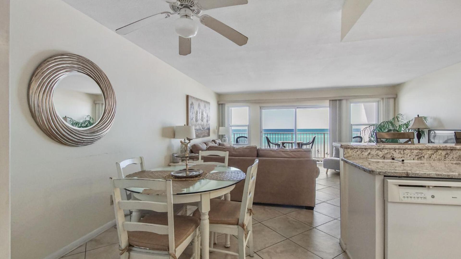 Apartment Club 206 Gulf Oceanfront, King Bed, Private