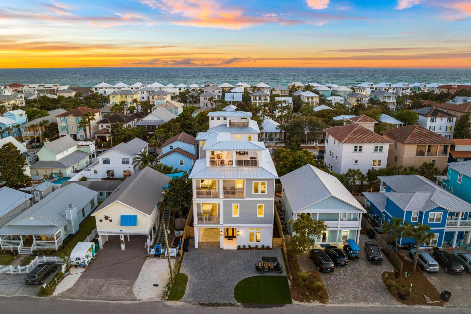 Emerald Sunset By Avantstay 9bdr Poolgame Roomrooftopwalk To Destin