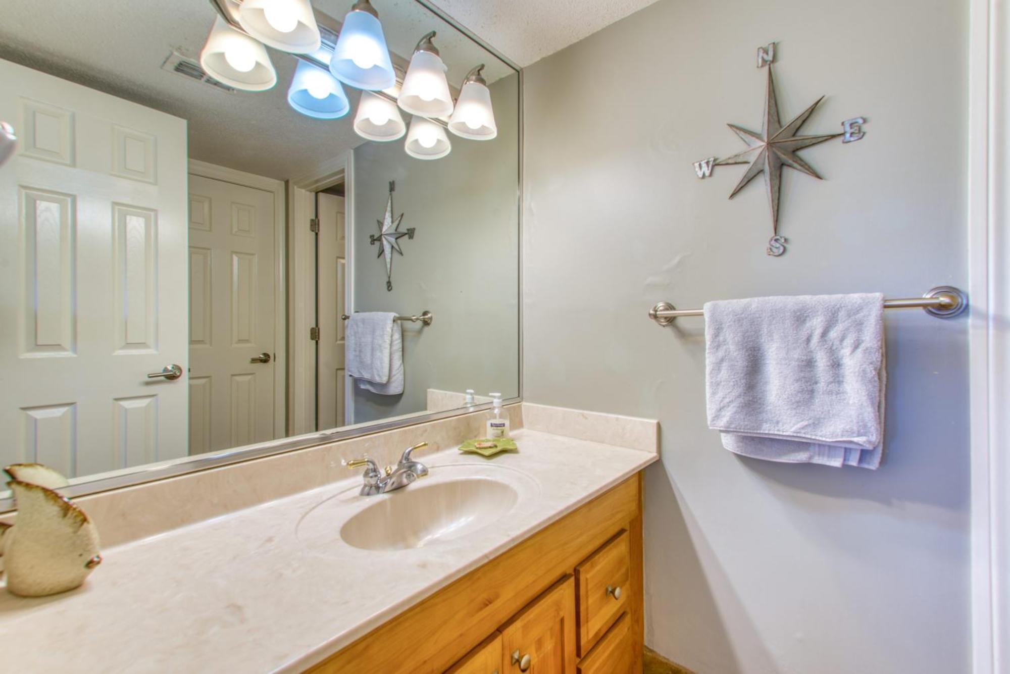 House D602 - Beachfront With Pool, Wifi, & Service Apartment *