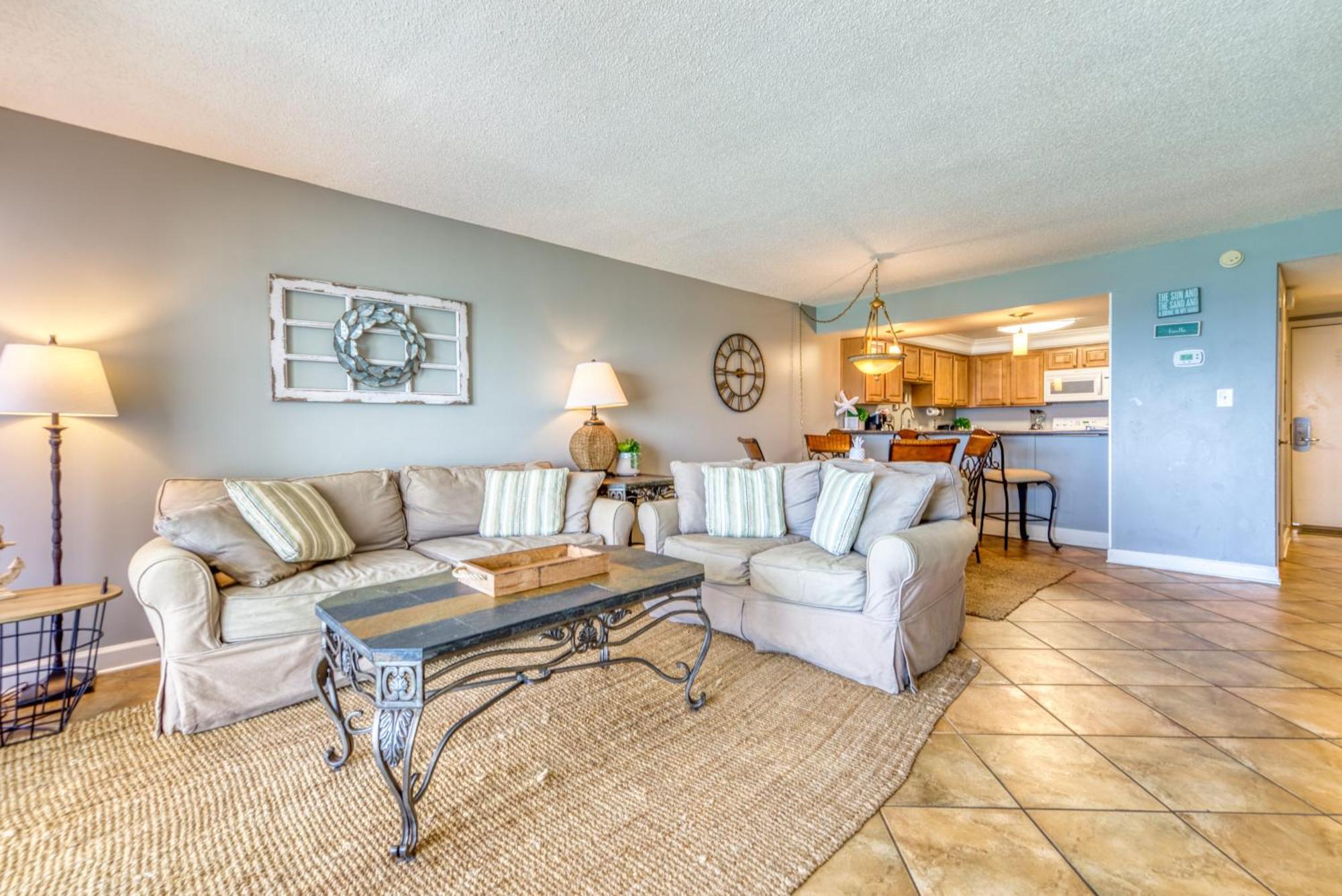 House D602 - Beachfront With Pool, Wifi, & Service Apartment Destin