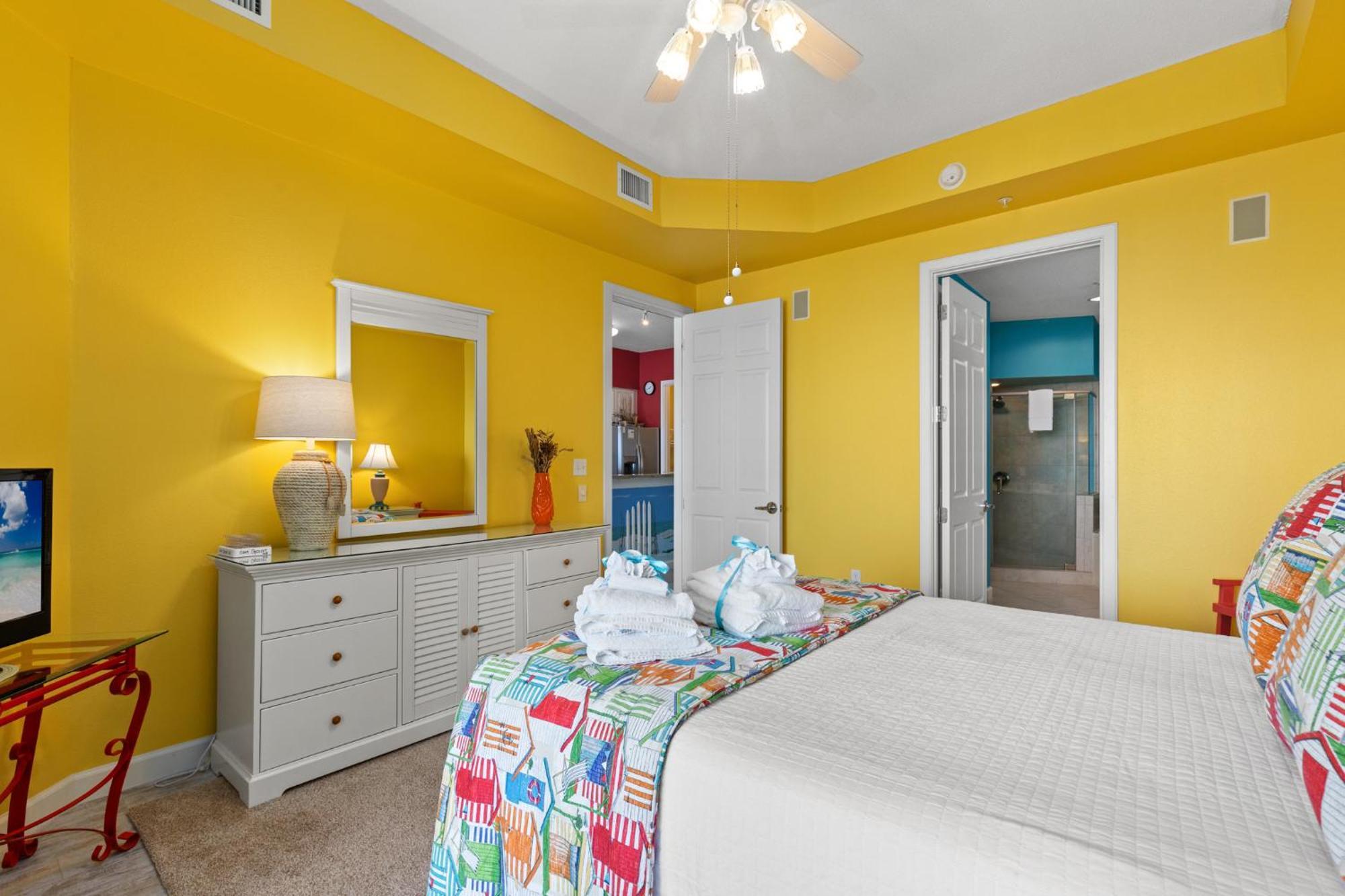 Holiday home Beachfront Luxury 2bd 2ba With Balcony! Sleeps 6! *