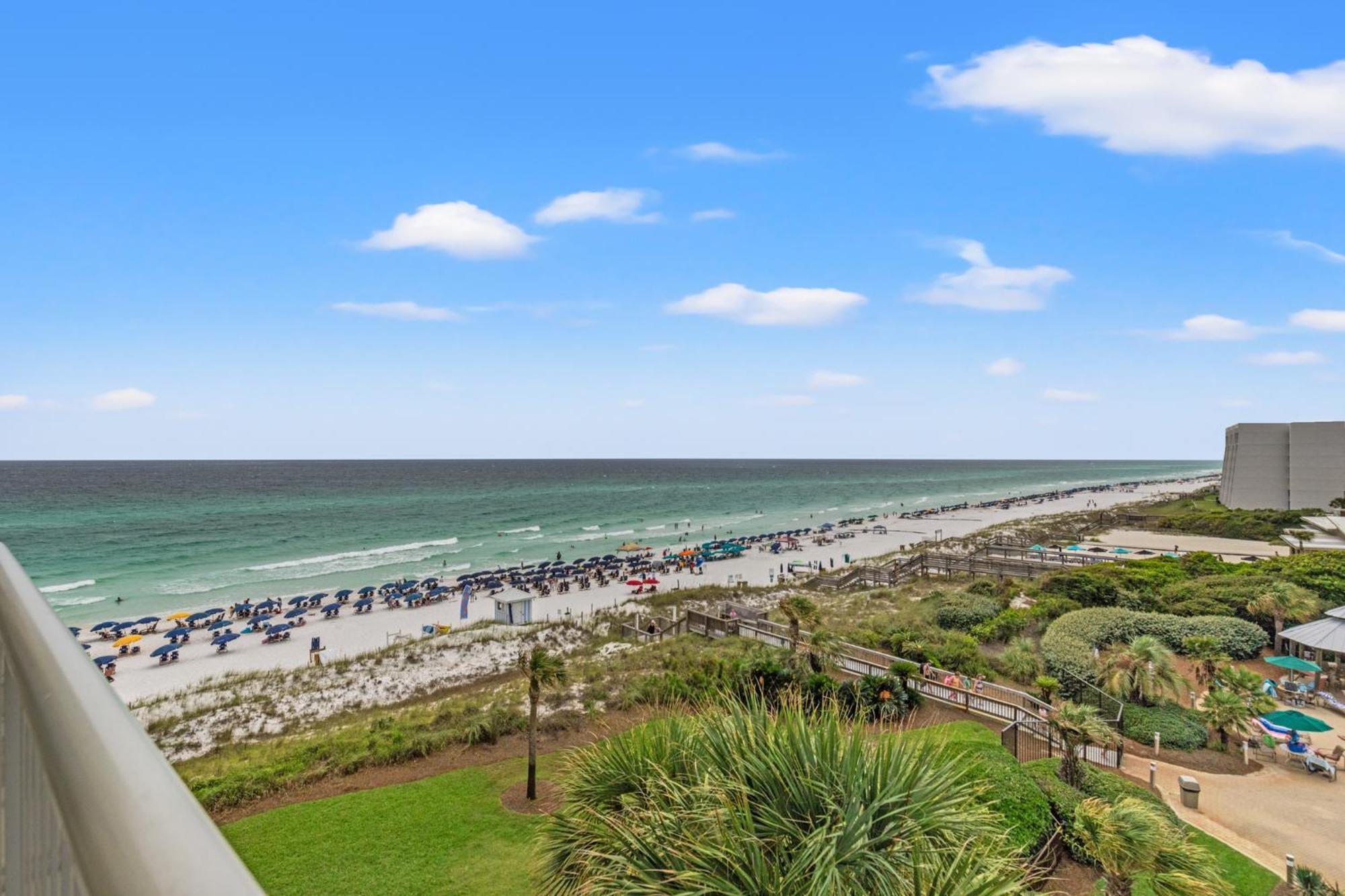 Beachfront Luxury 2bd 2ba With Balcony! Sleeps 6! Holiday home Destin