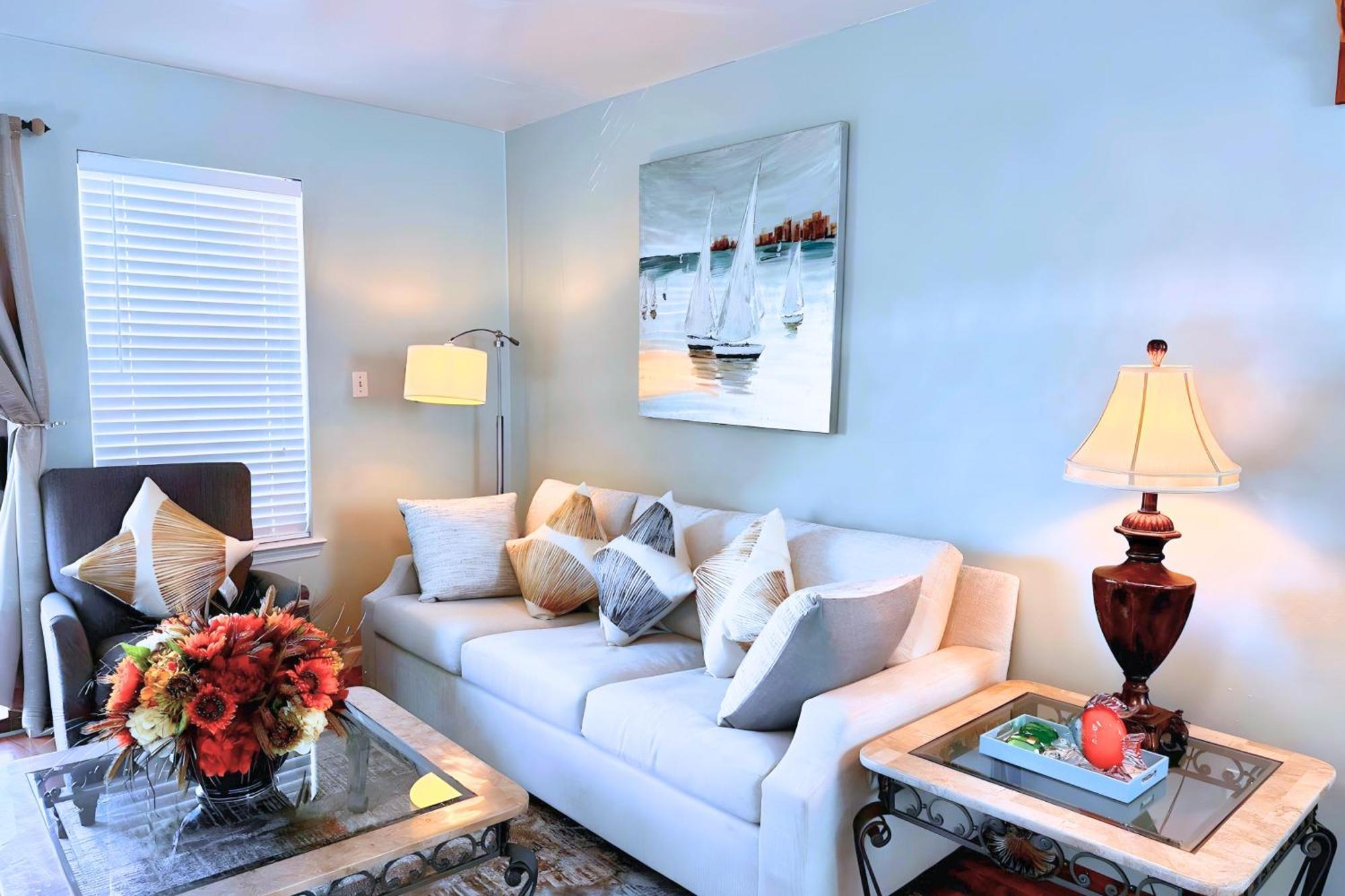 Renovated House, 1 Minute Walk To Miramar Holiday home Destin