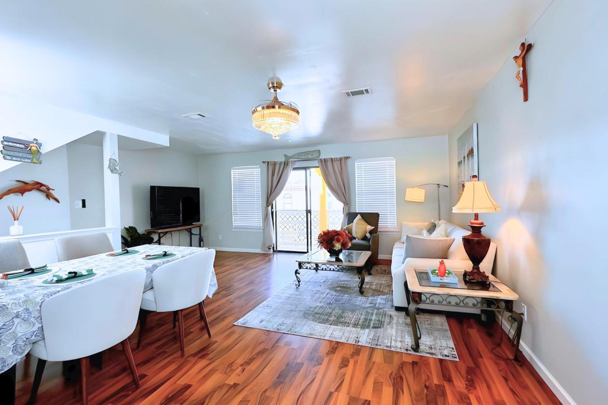 Renovated House, 1 Minute Walk To Miramar Holiday home Destin