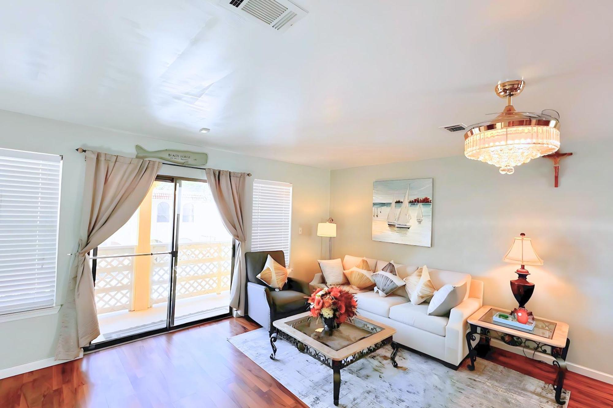 Renovated House, 1 Minute Walk To Miramar Holiday home Destin