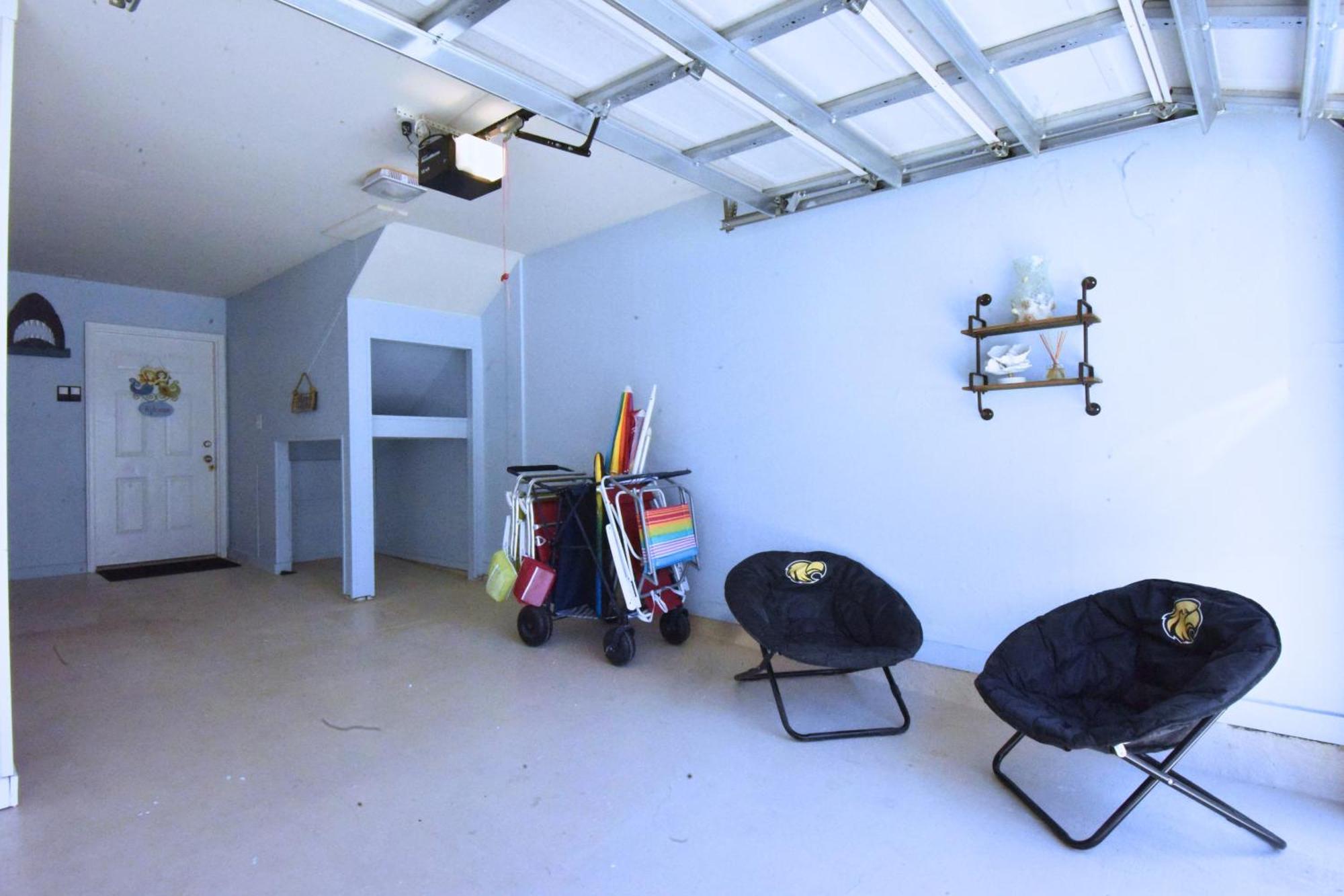 Renovated House, 1 Minute Walk To Miramar Holiday home