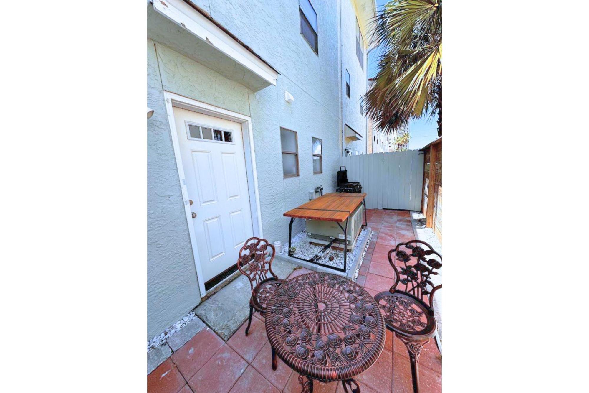 Renovated House, 1 Minute Walk To Miramar Holiday home Destin