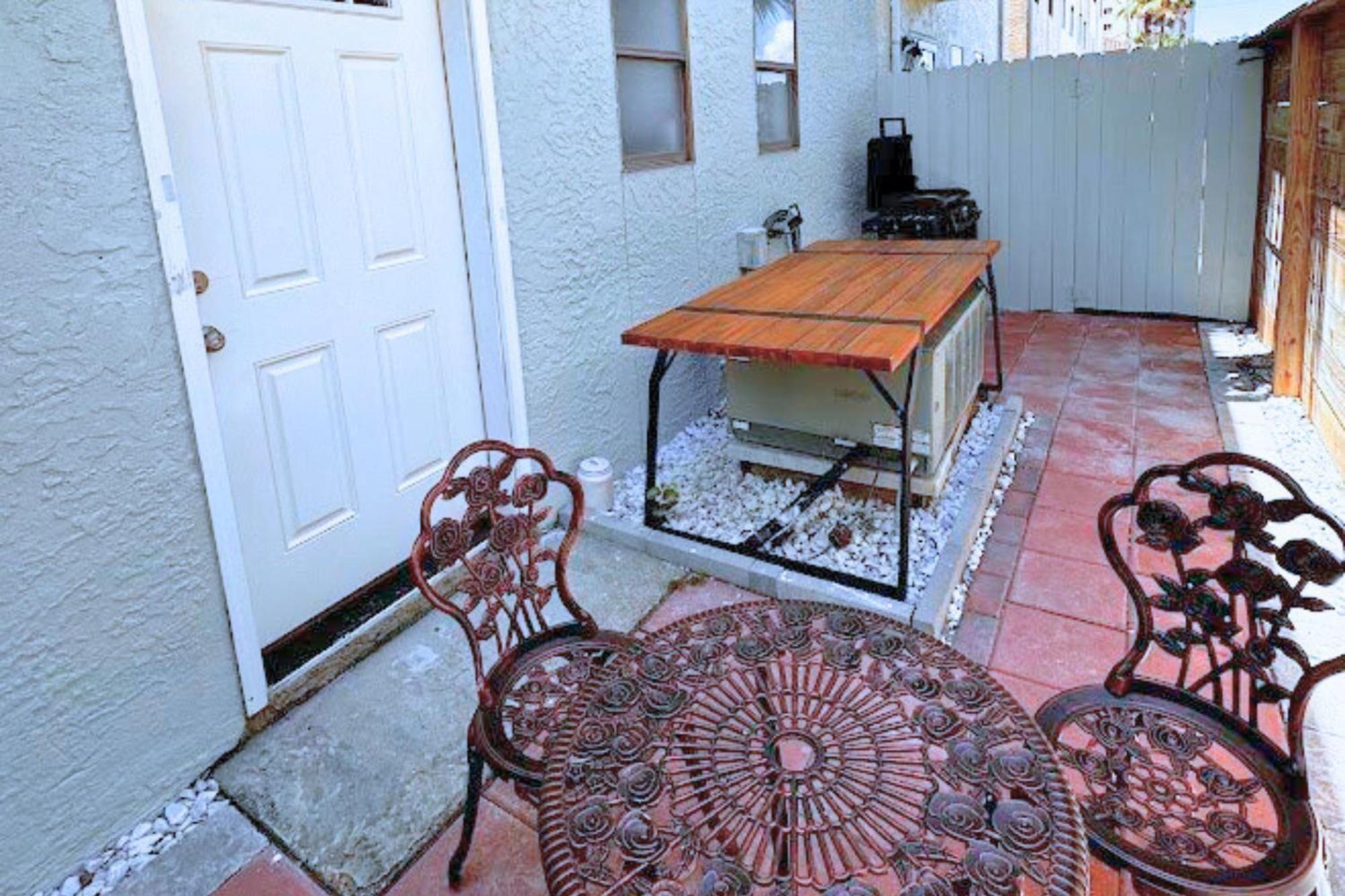 Renovated House, 1 Minute Walk To Miramar * Destin