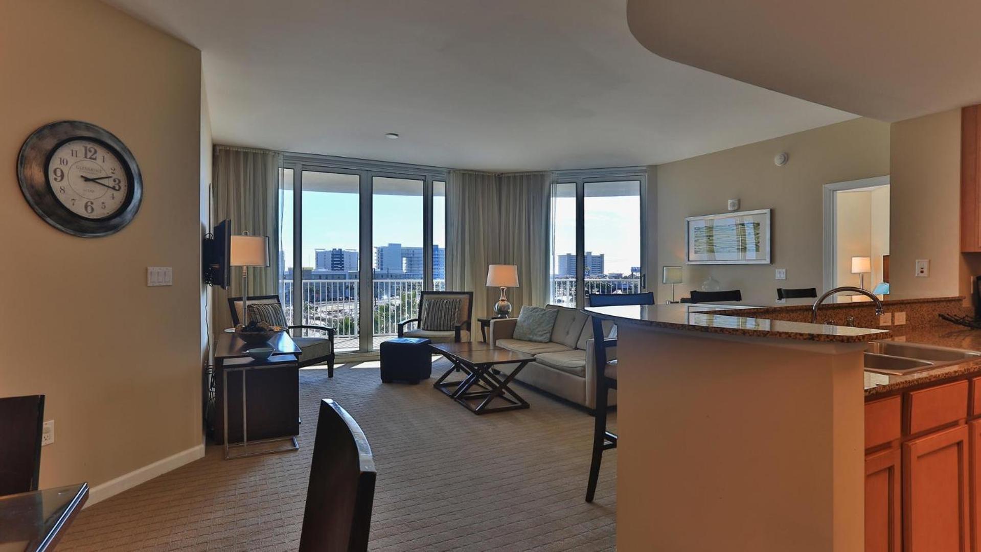 Palms Of 2517 Luxury In The Heart Of Destin!!! Holiday home Destin