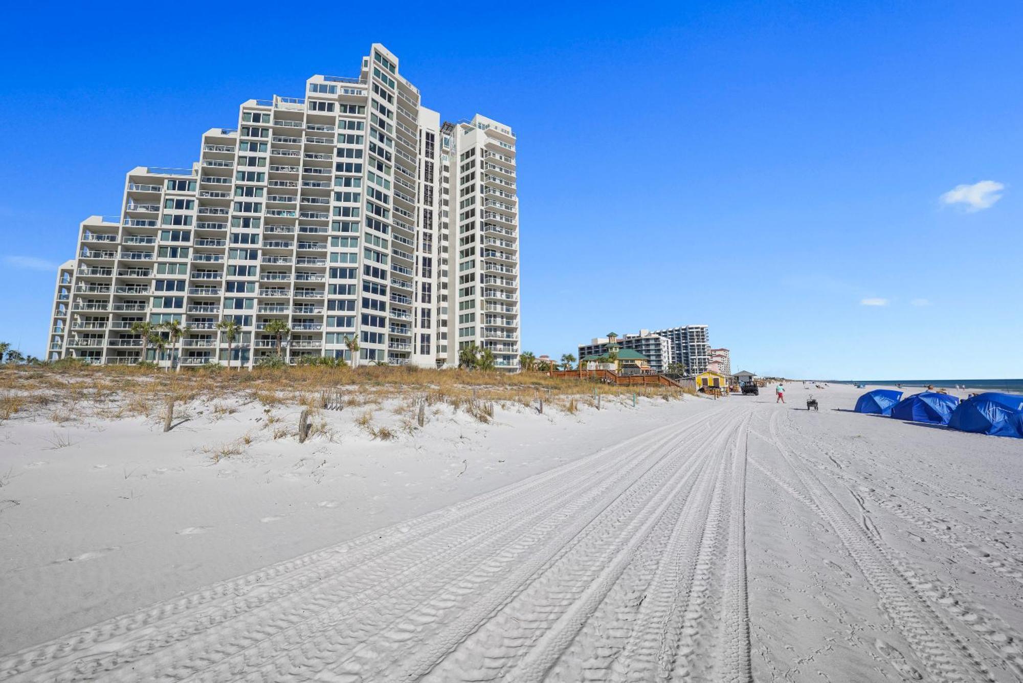 Apartment Beachside Two 4209 *