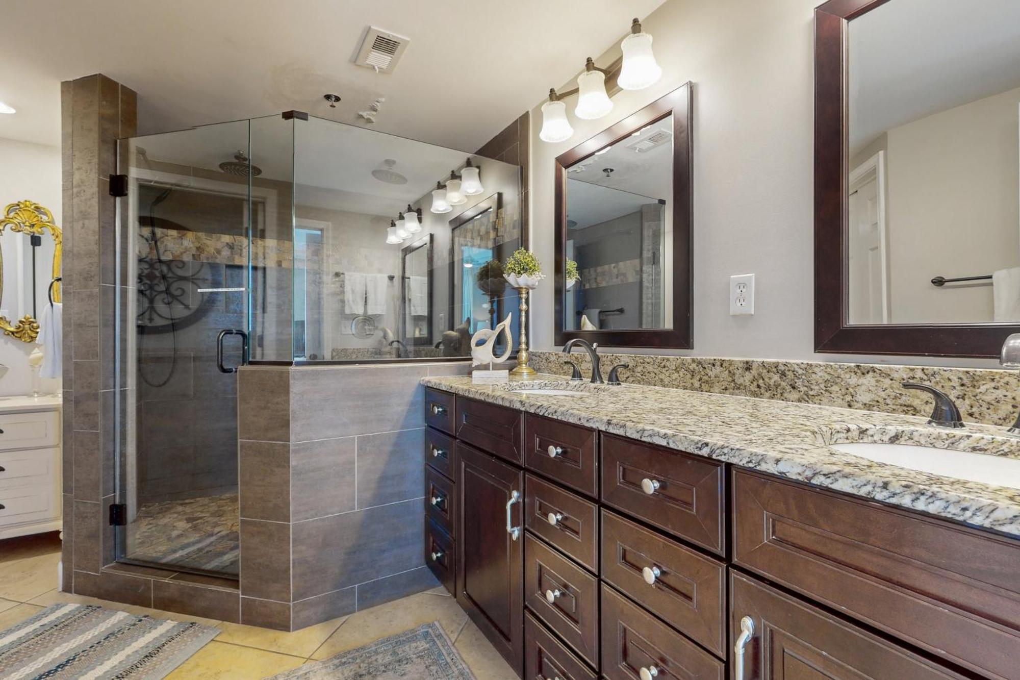 Apartment Jade East Towers 720