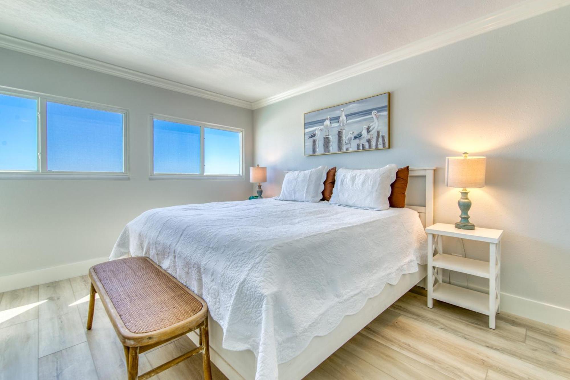 House C603 - Beachfront With Pool, Wifi, & Service Apartment *