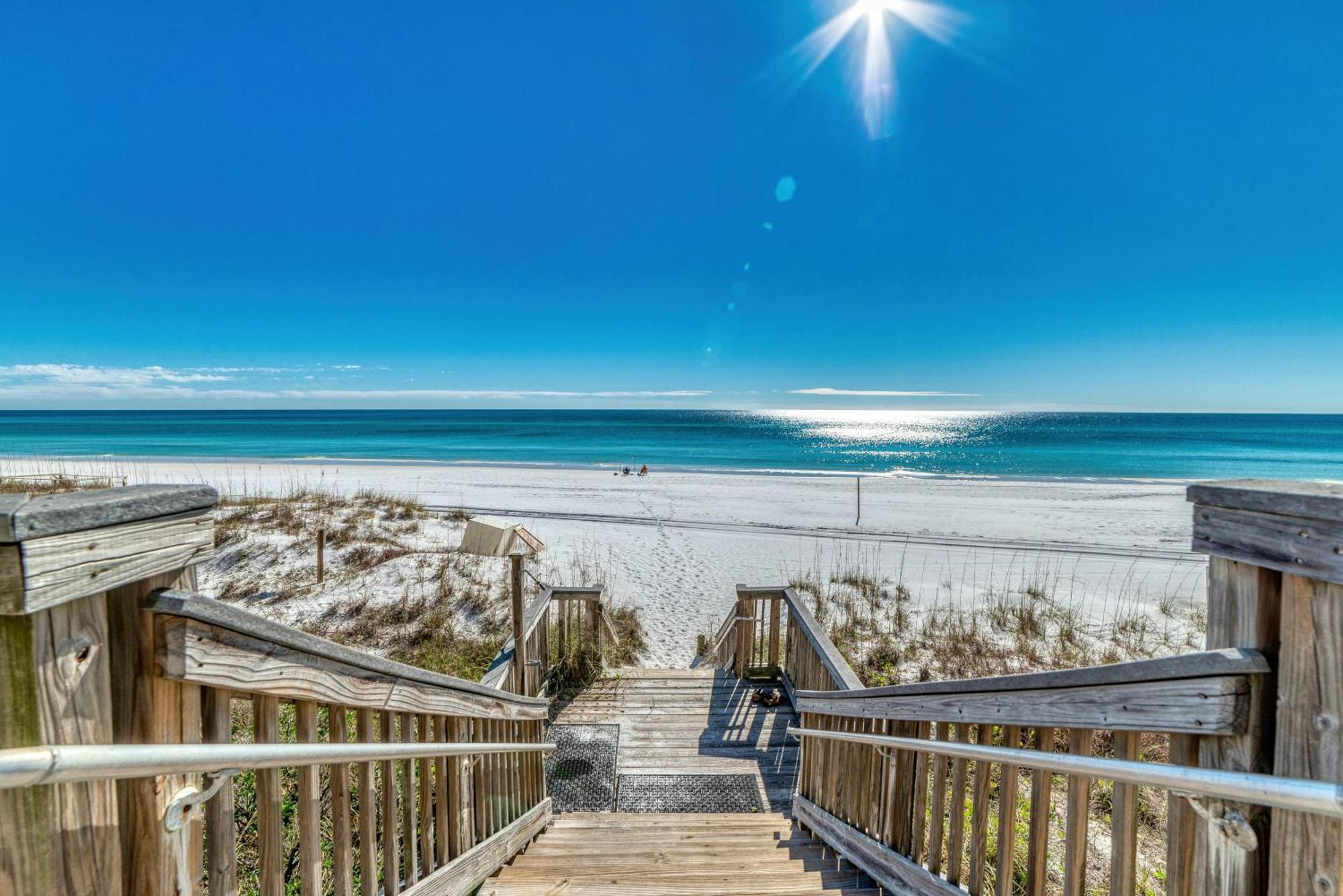 House C603 - Beachfront With Pool, Wifi, & Service Apartment *