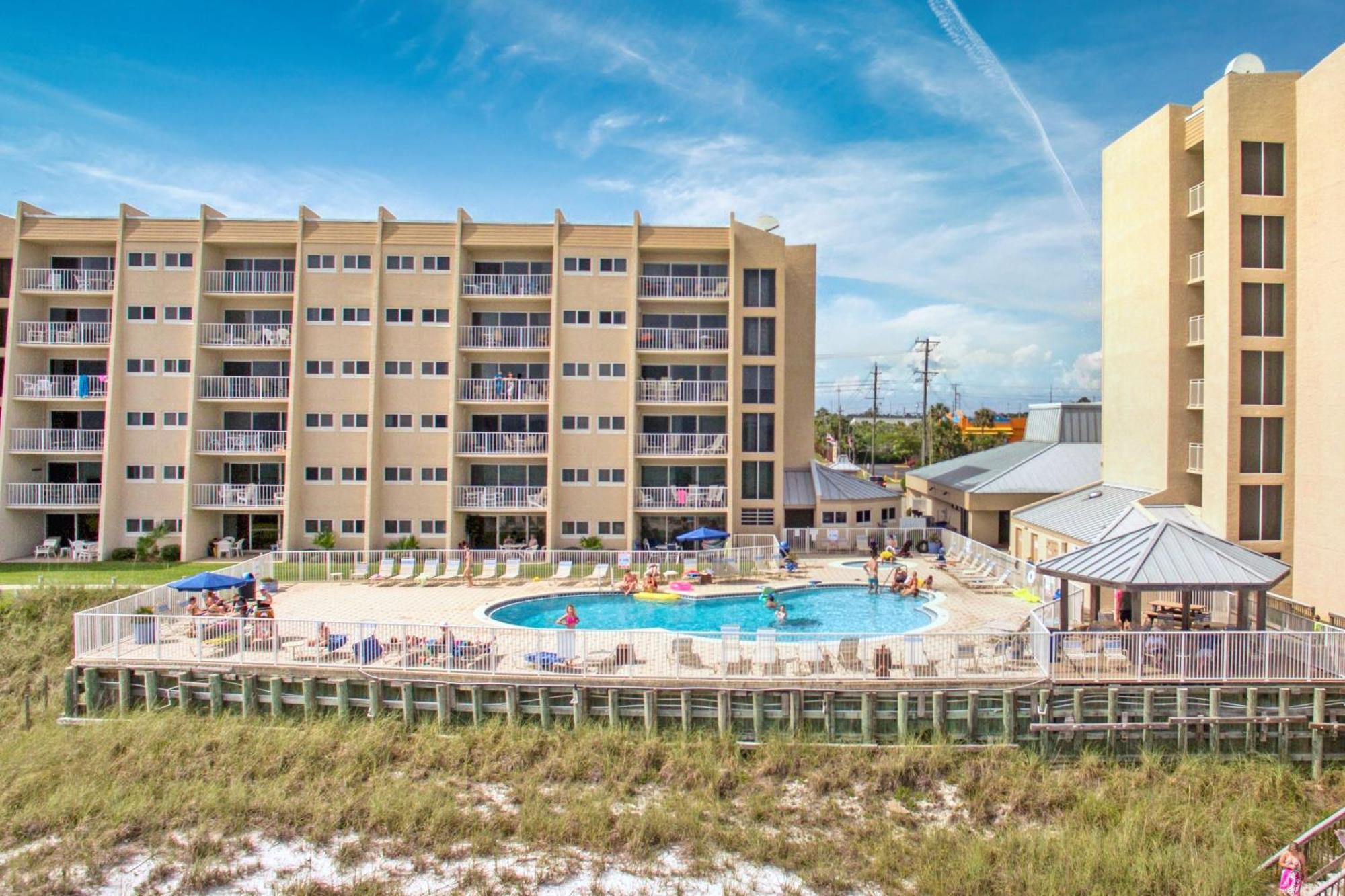 House C603 - Beachfront With Pool, Wifi, & Service