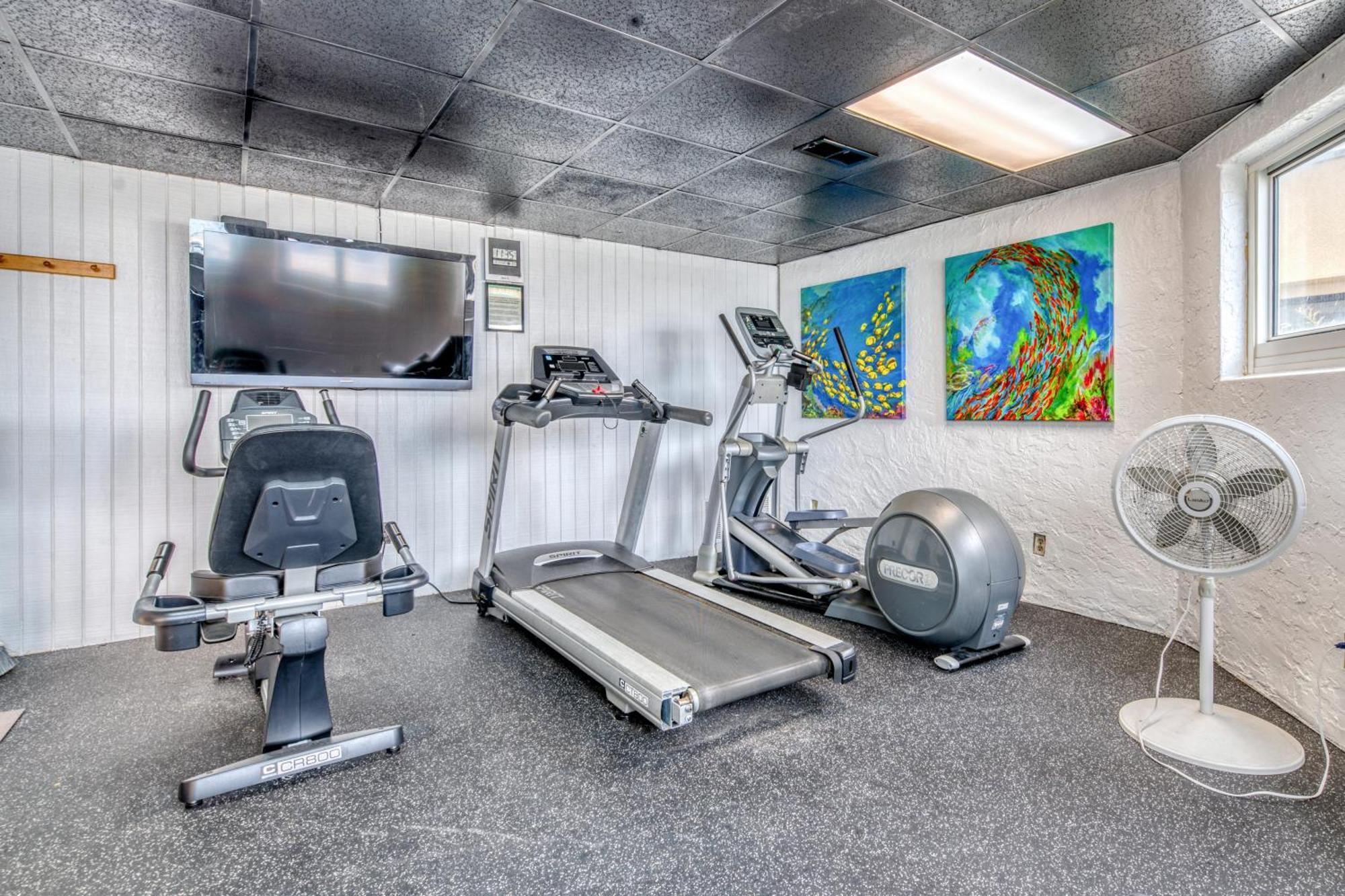 Apartment House C603 - Beachfront With Pool, Wifi, & Service