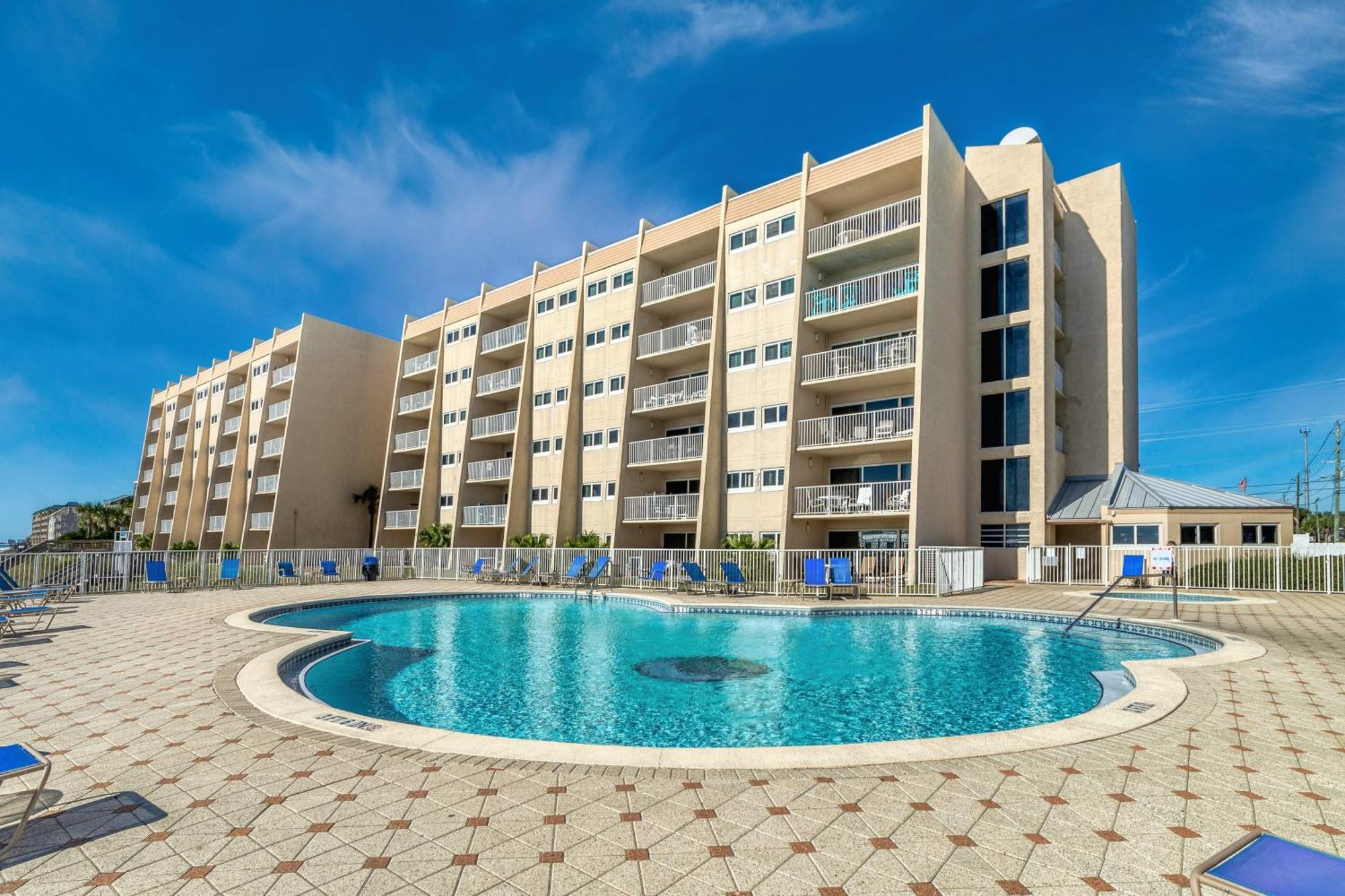 House C603 - Beachfront With Pool, Wifi, & Service Apartment Destin