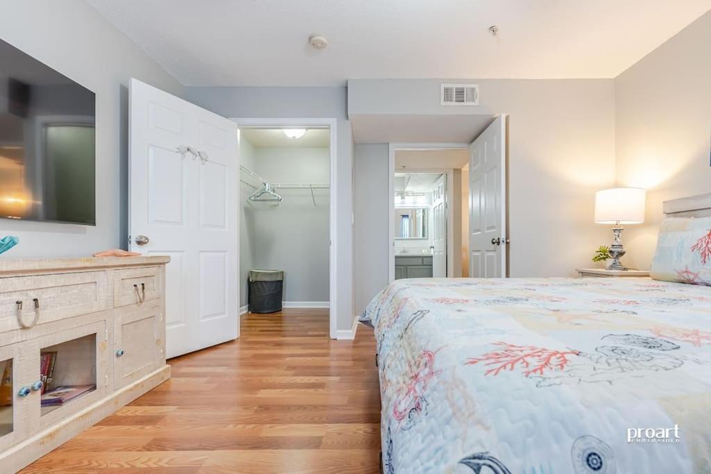 Apartment Hidden Gem - Pool Access, Walk To Destin