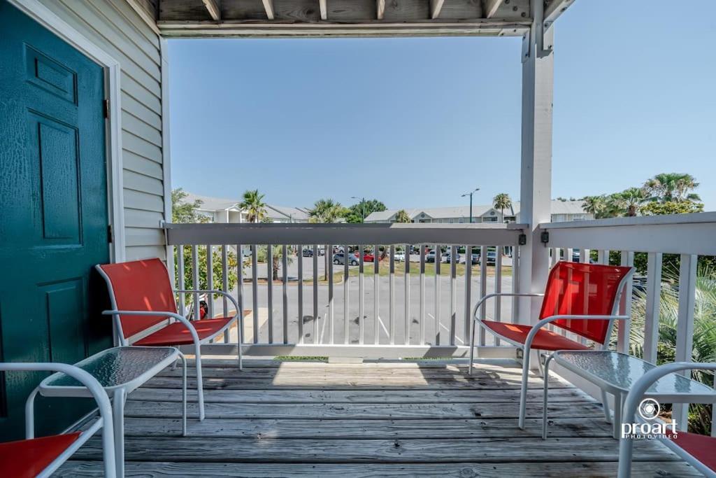 Hidden Gem - Pool Access, Walk To * Destin