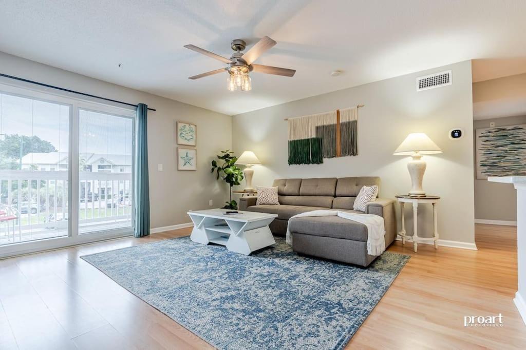 Hidden Gem - Pool Access, Walk To Apartment Destin