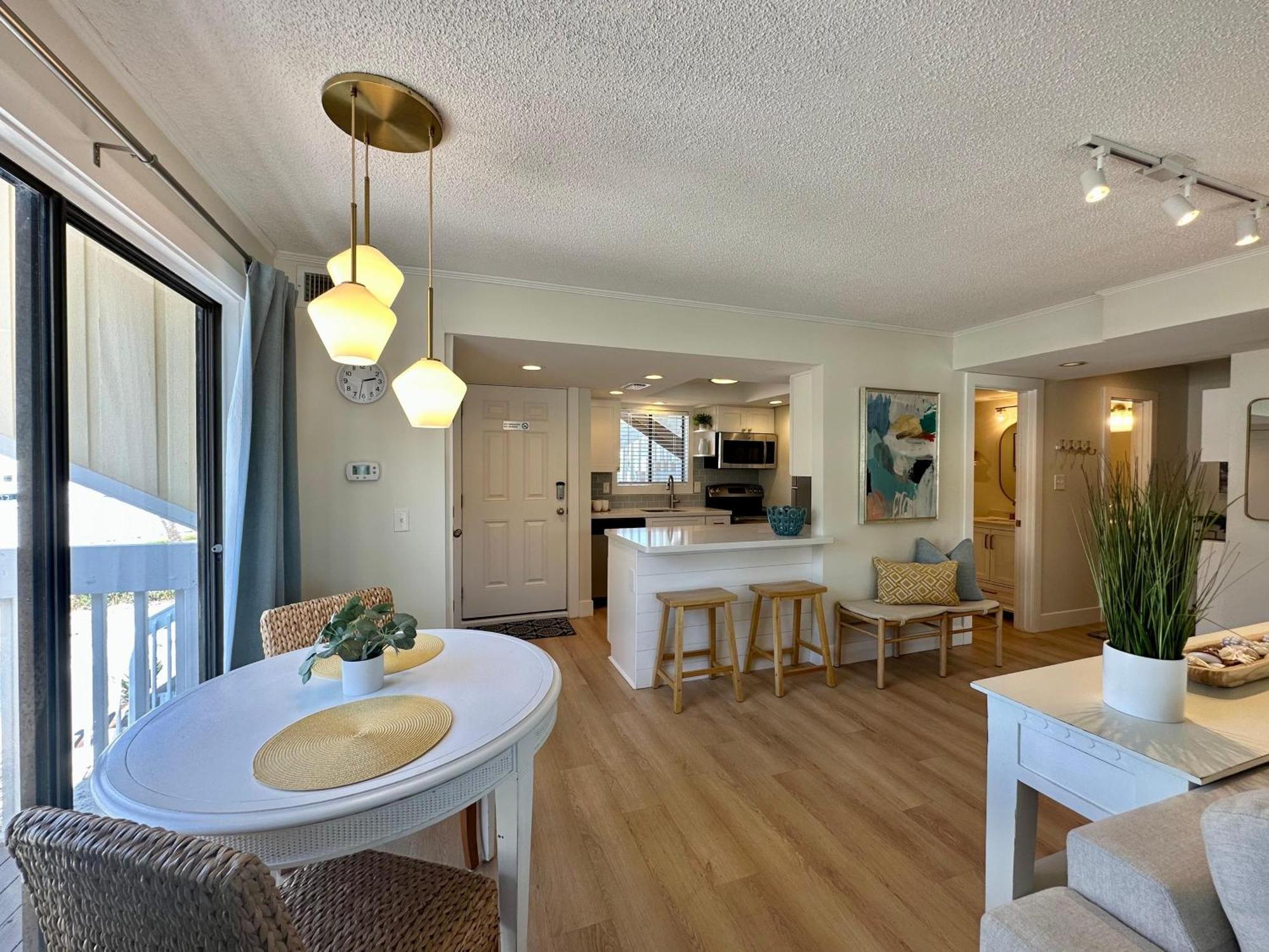 Sandpiper Cove 1123 *