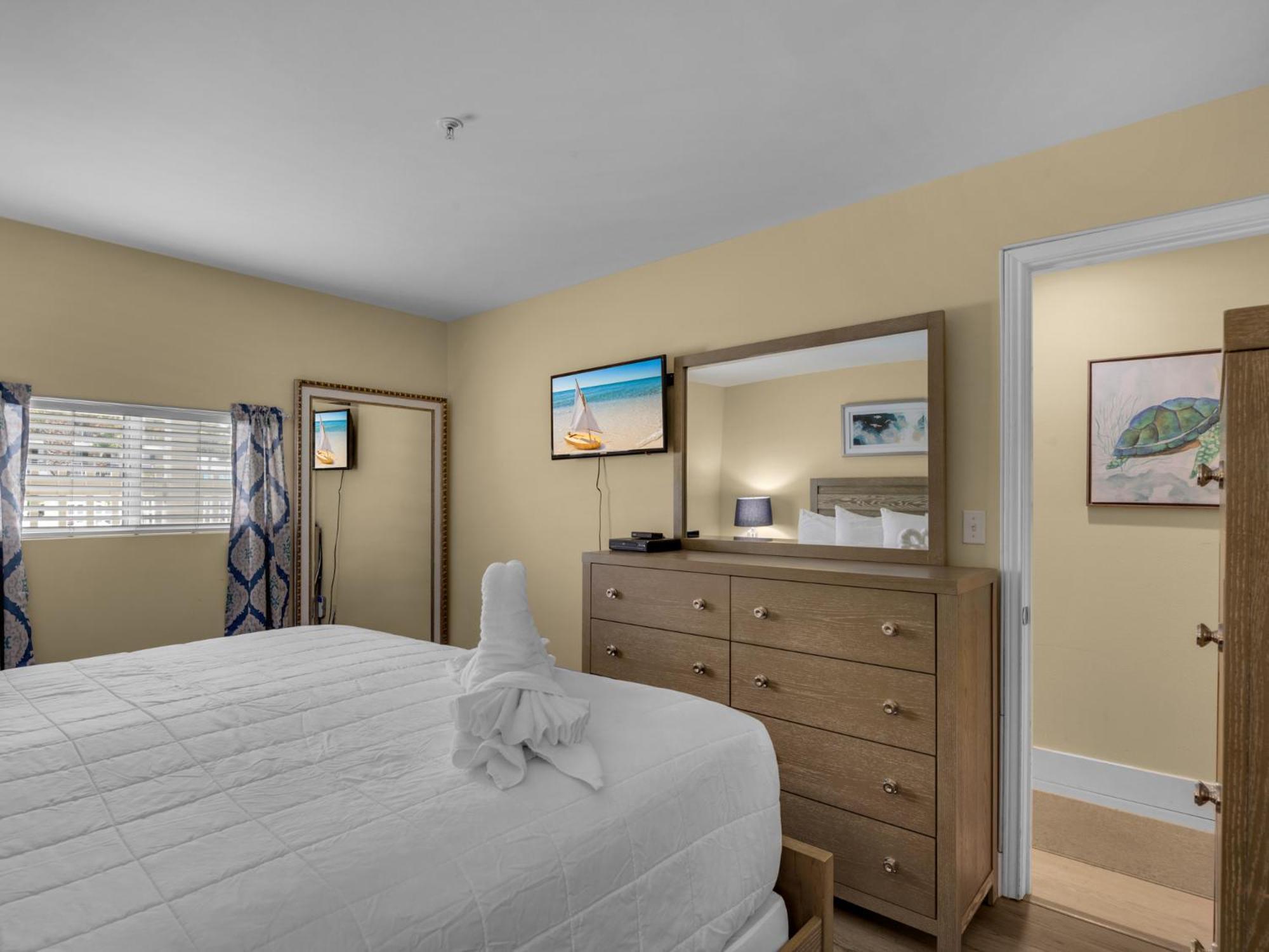Crystal Sands 103a By Newman-dailey Apartment *