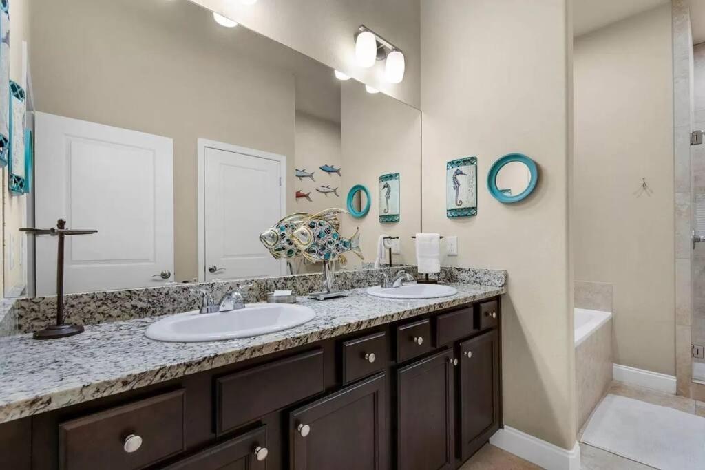 Cute Luxurious - 2 Minute Walk To The Beach! Destin