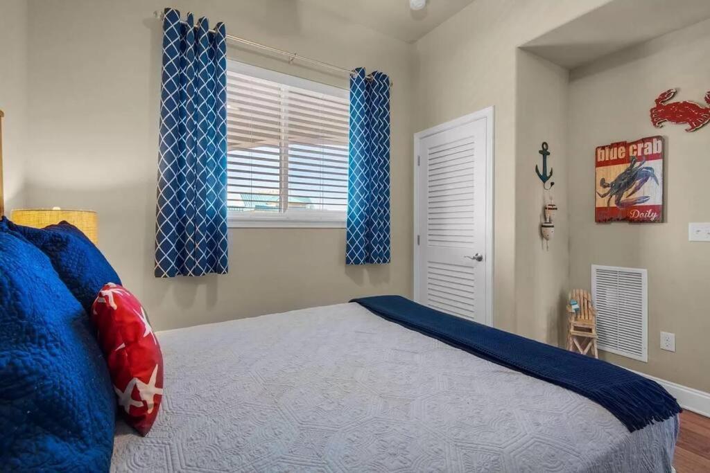 Cute Luxurious - 2 Minute Walk To The Beach! Apartment *