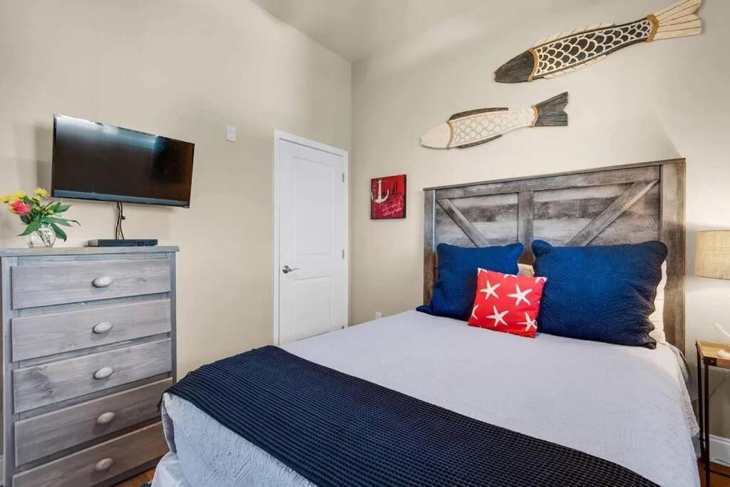Apartment Cute Luxurious - 2 Minute Walk To The Beach! *