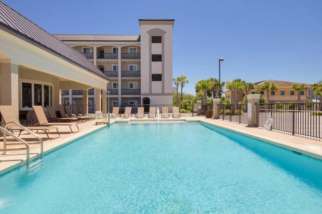 Cute Luxurious - 2 Minute Walk To The Beach! Apartment Destin