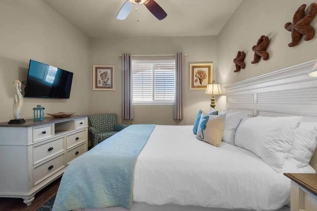 Cute Luxurious - 2 Minute Walk To The Beach! Apartment